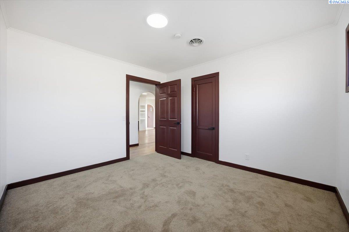 106 Casey Avenue