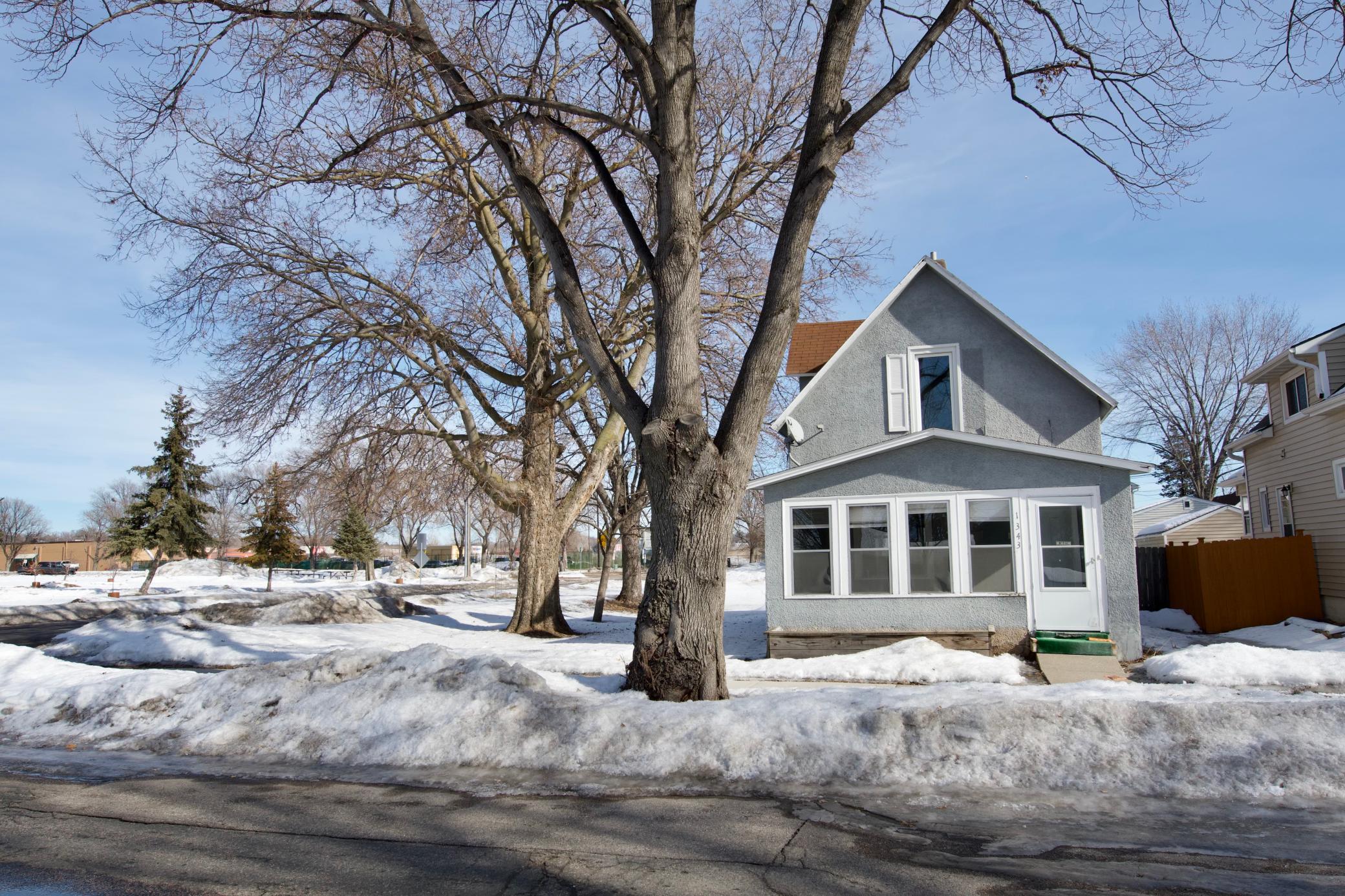 1343 Lincoln Street NE