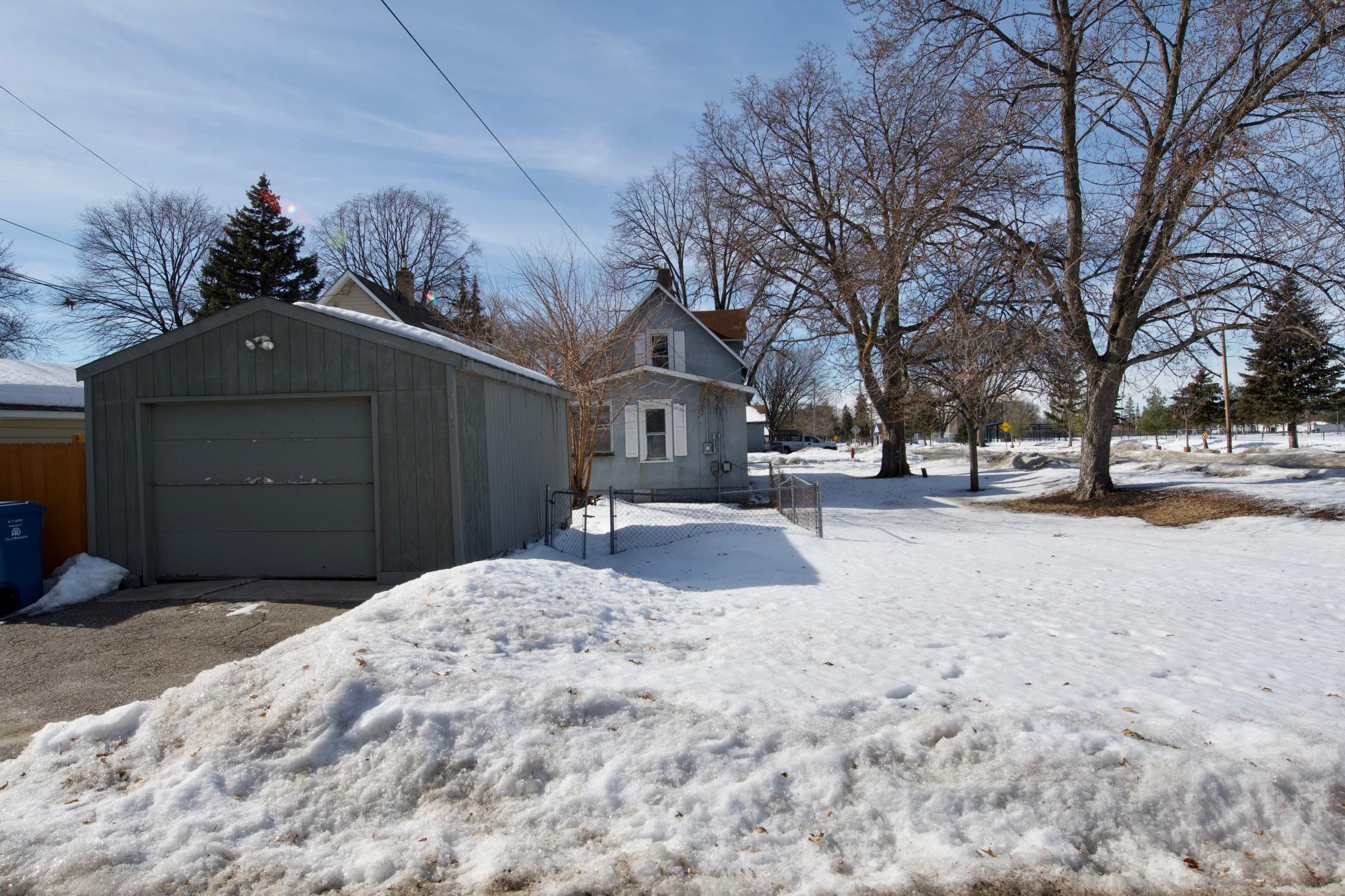 1343 Lincoln Street NE