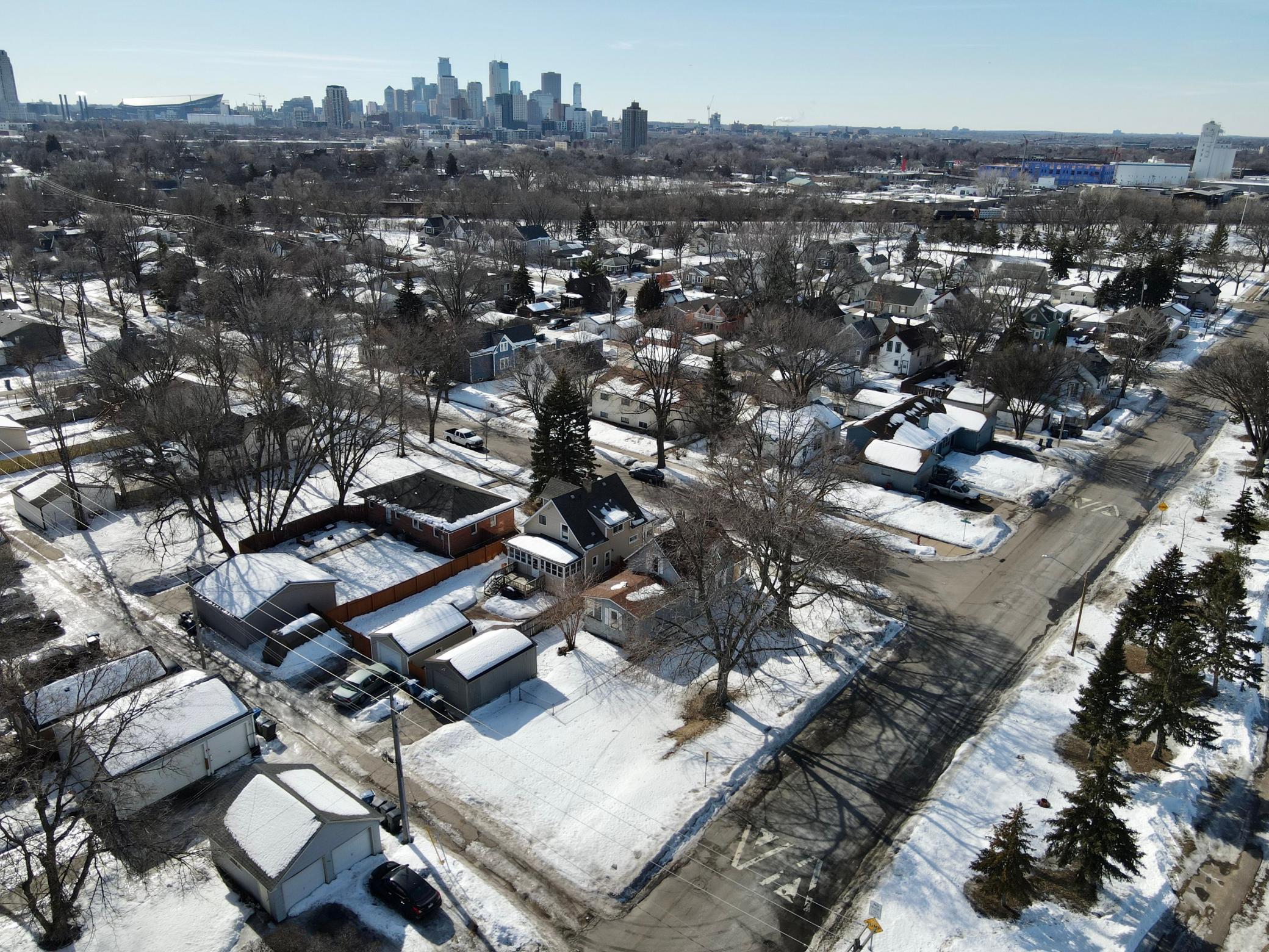 1343 Lincoln Street NE