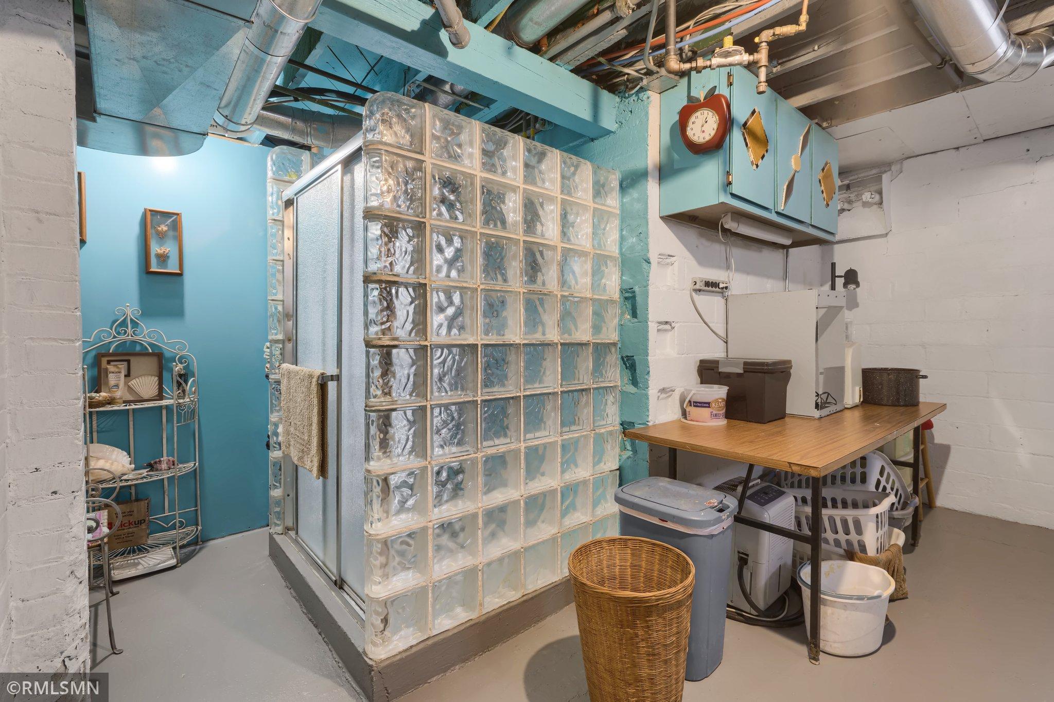 3631 Emerson Avenue N