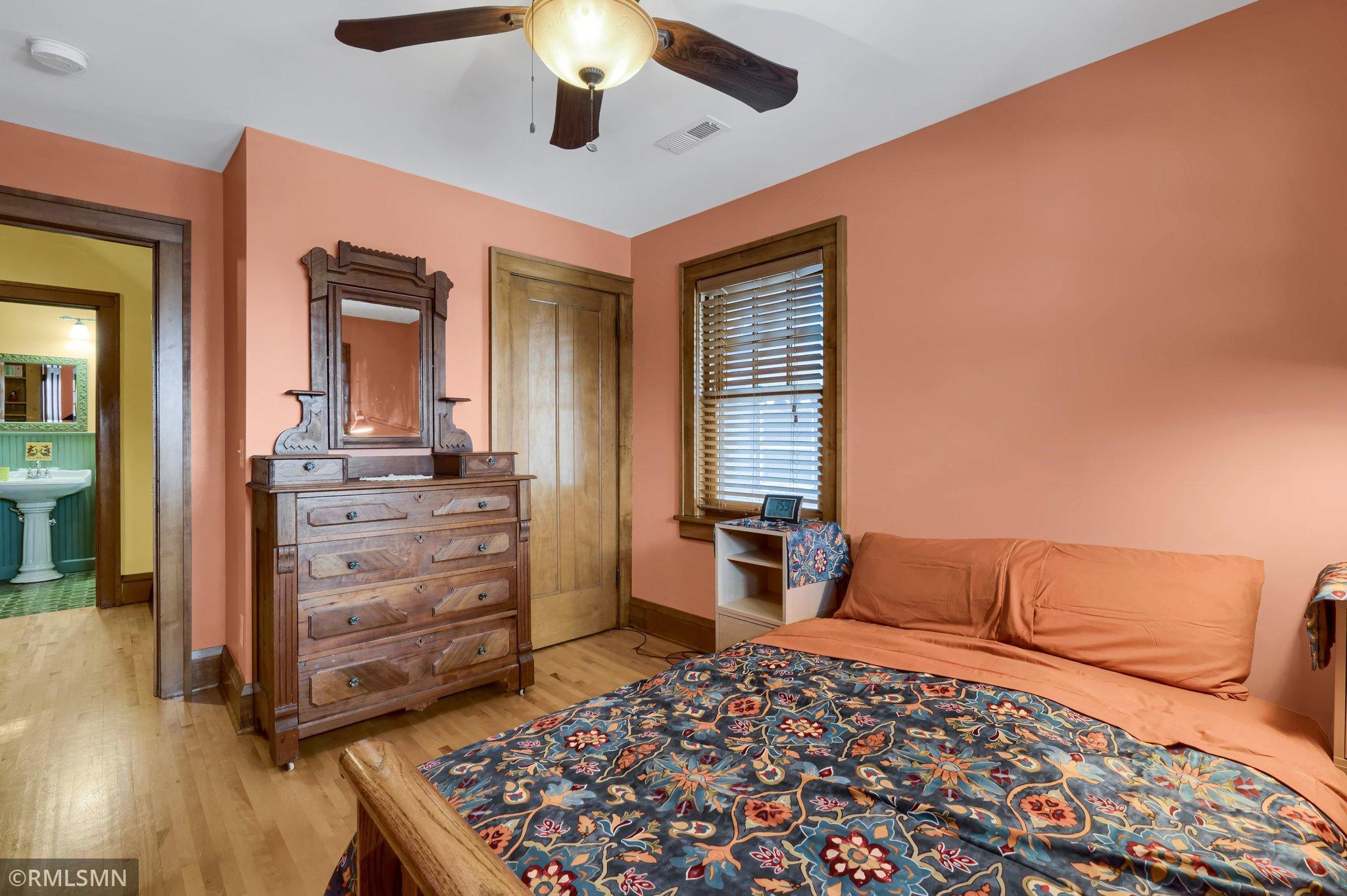 3631 Emerson Avenue N