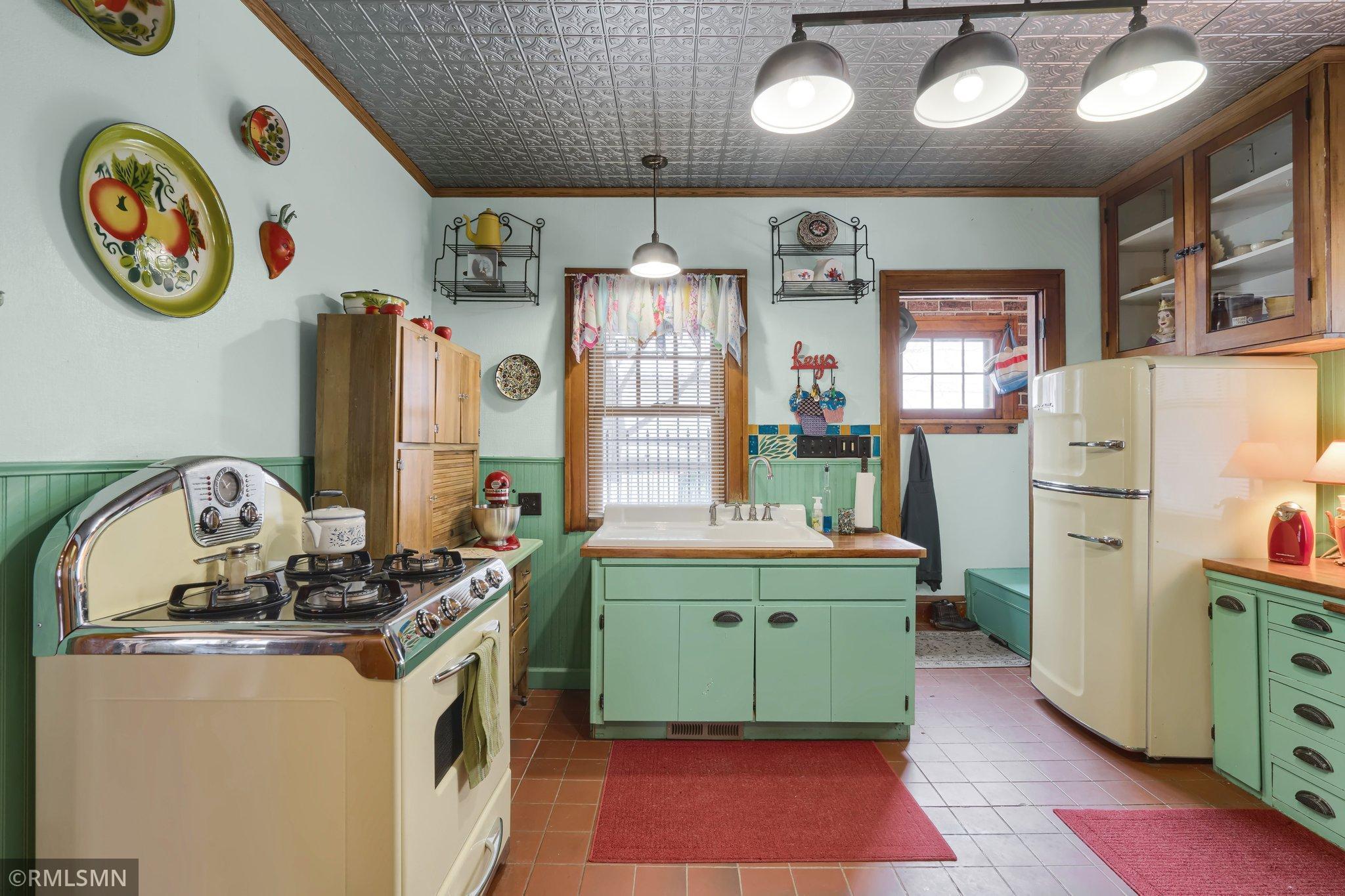 3631 Emerson Avenue N