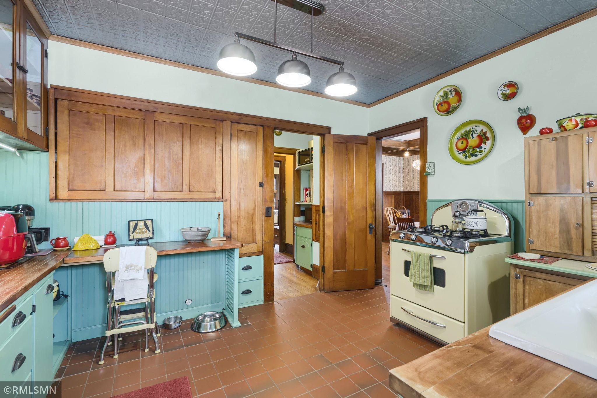 3631 Emerson Avenue N