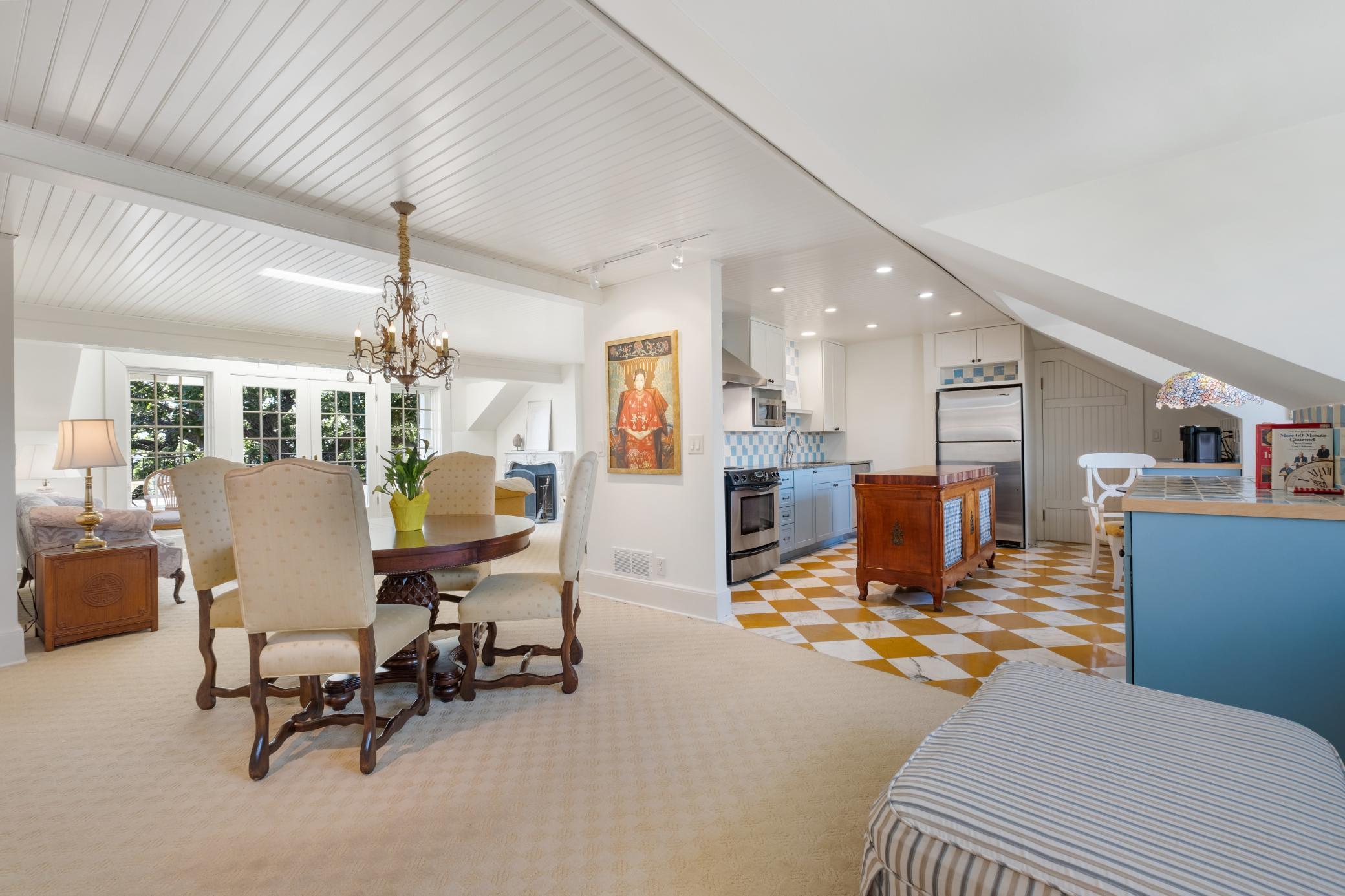 370 Summit Avenue Unit: 3