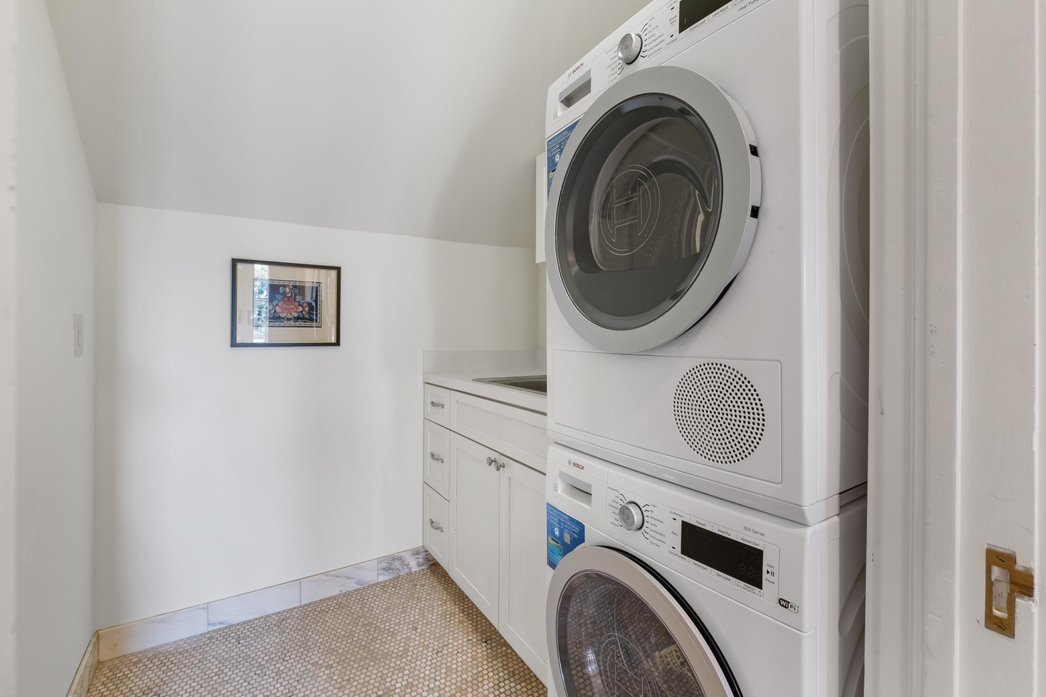 370 Summit Avenue Unit: 3