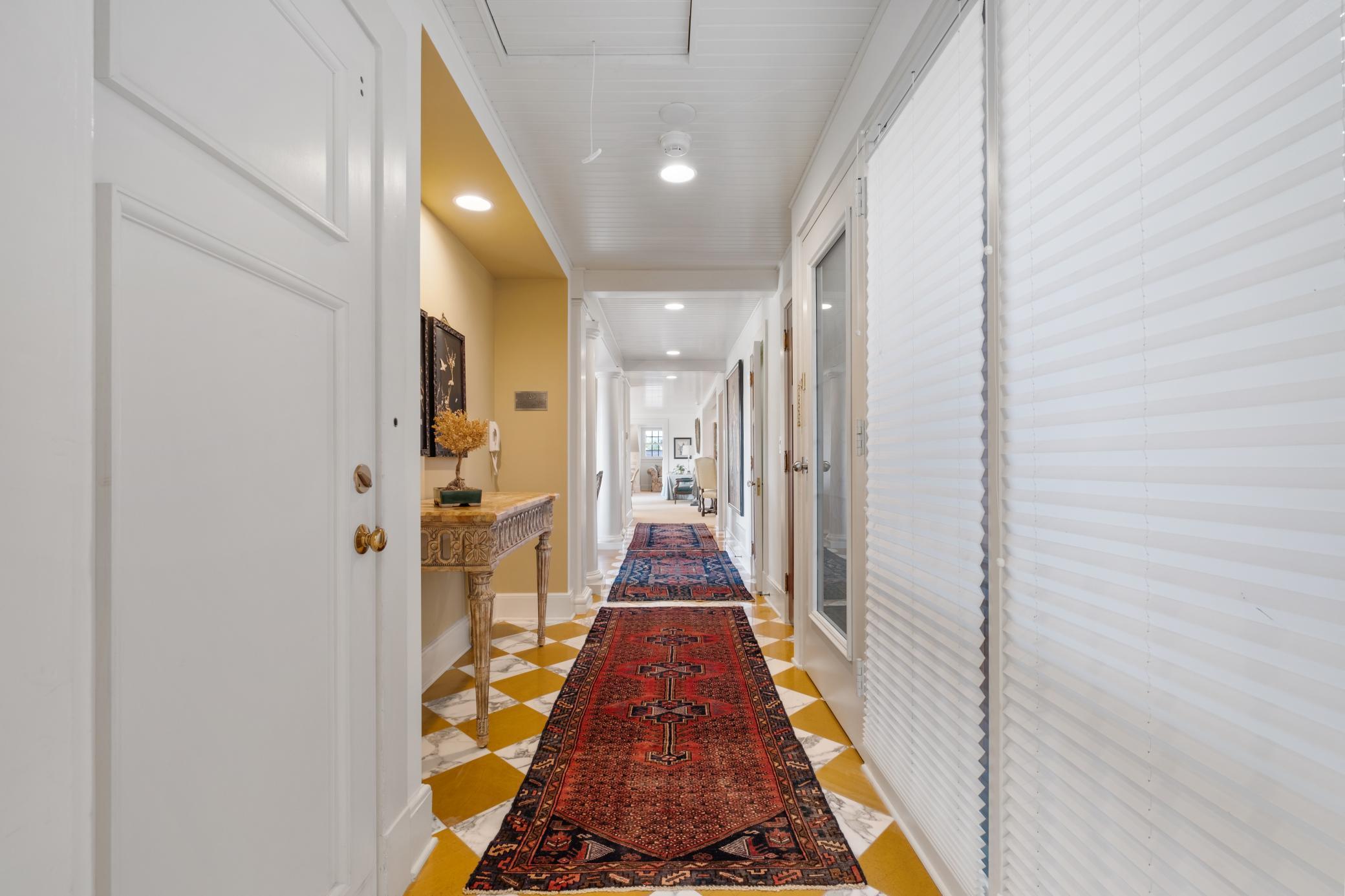 370 Summit Avenue Unit: 3