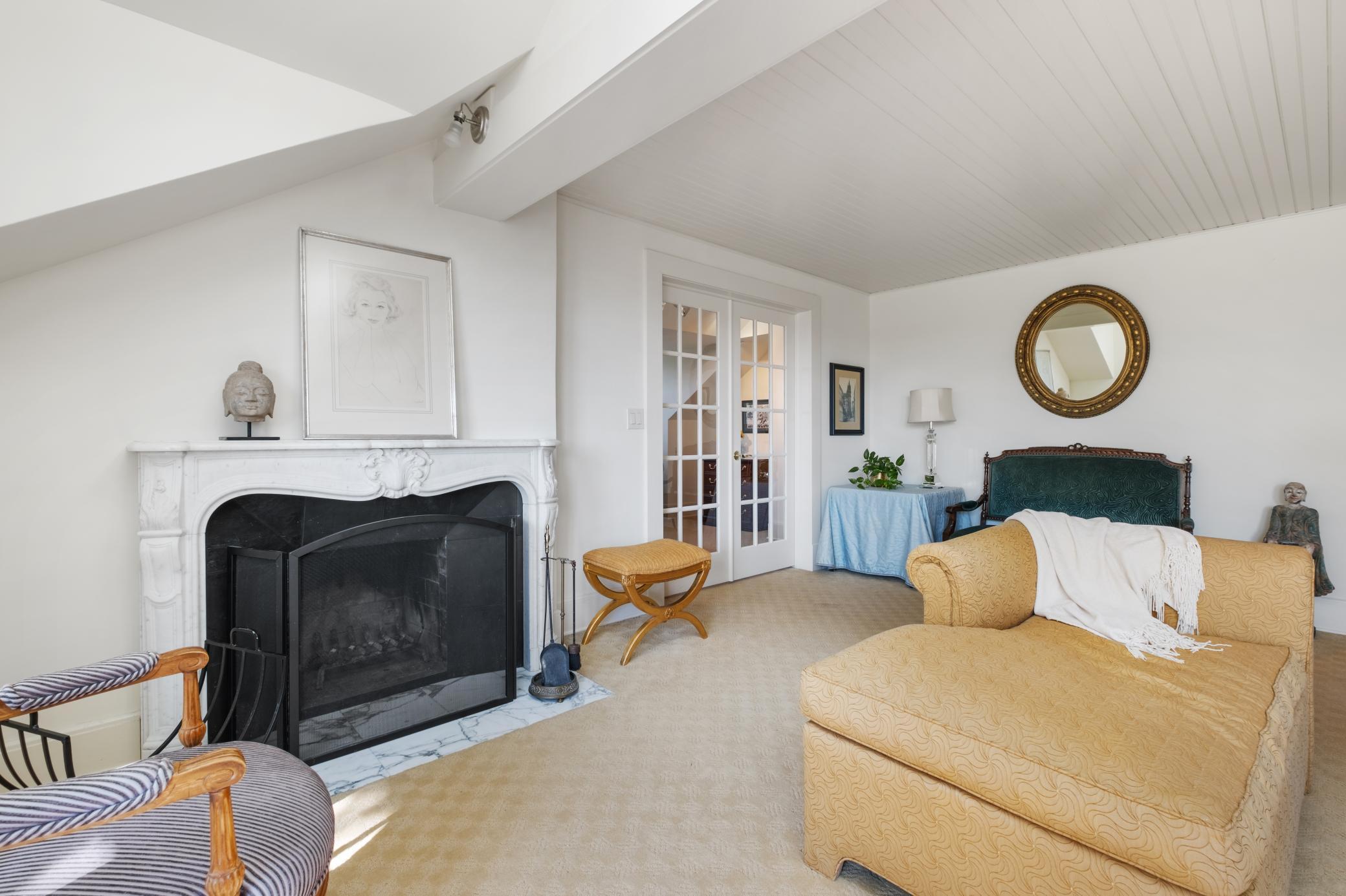 370 Summit Avenue Unit: 3