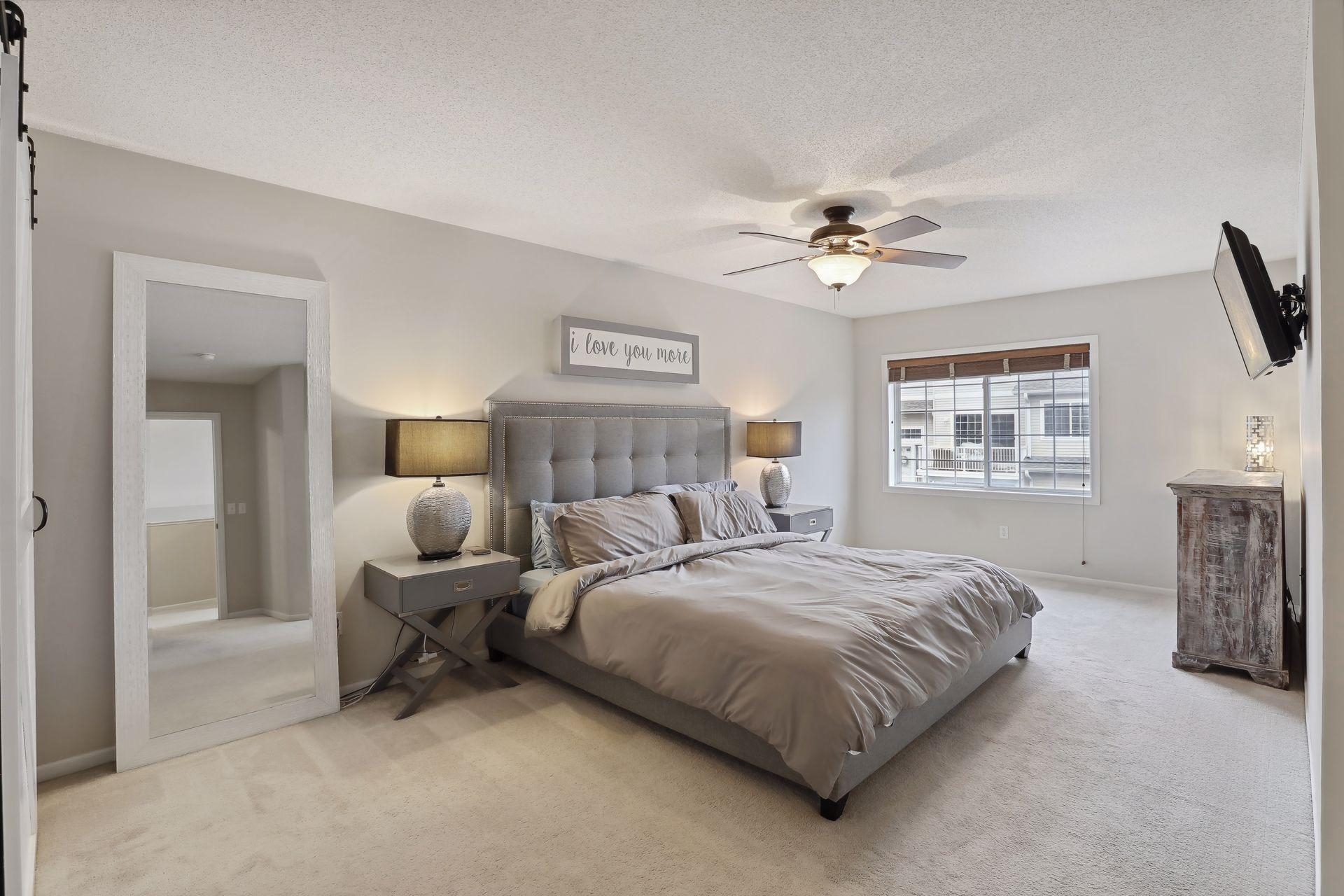 462 Willoughby Way W