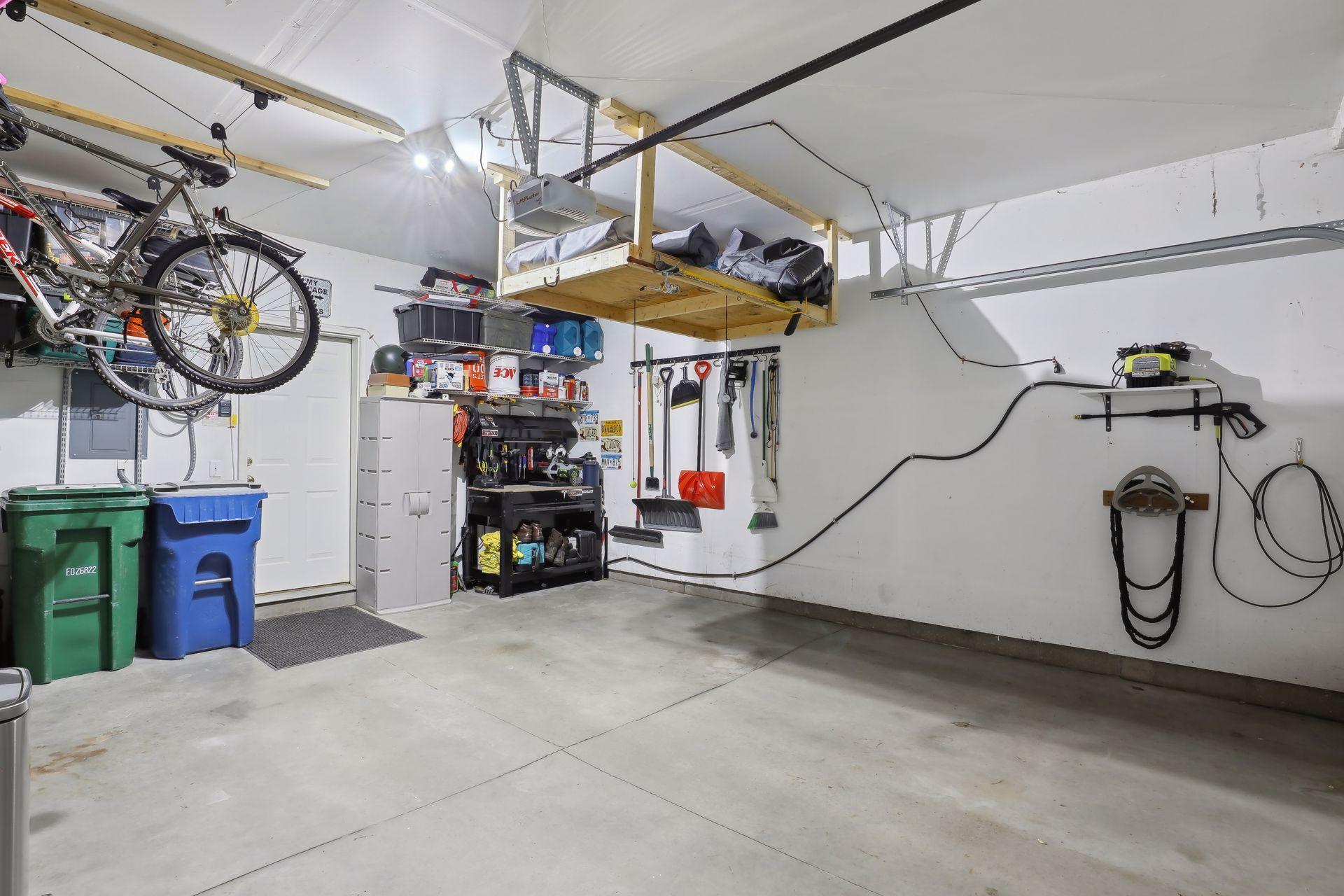 462 Willoughby Way W