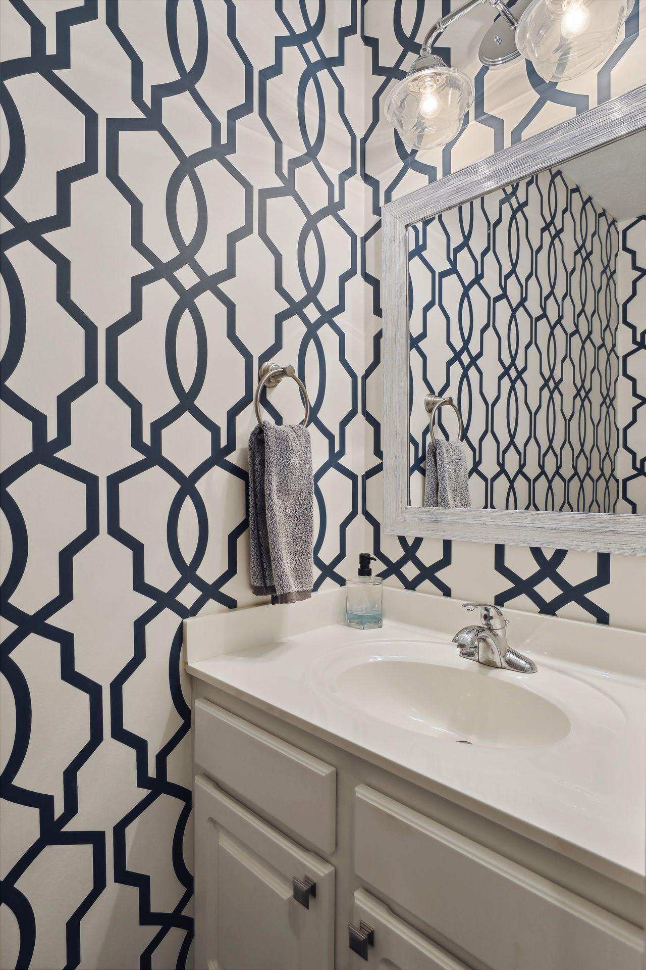 462 Willoughby Way W