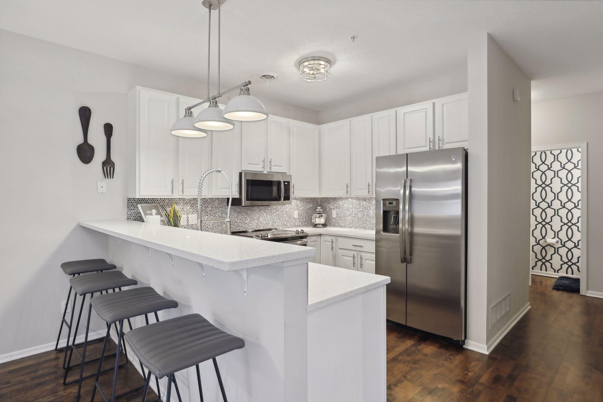 462 Willoughby Way W