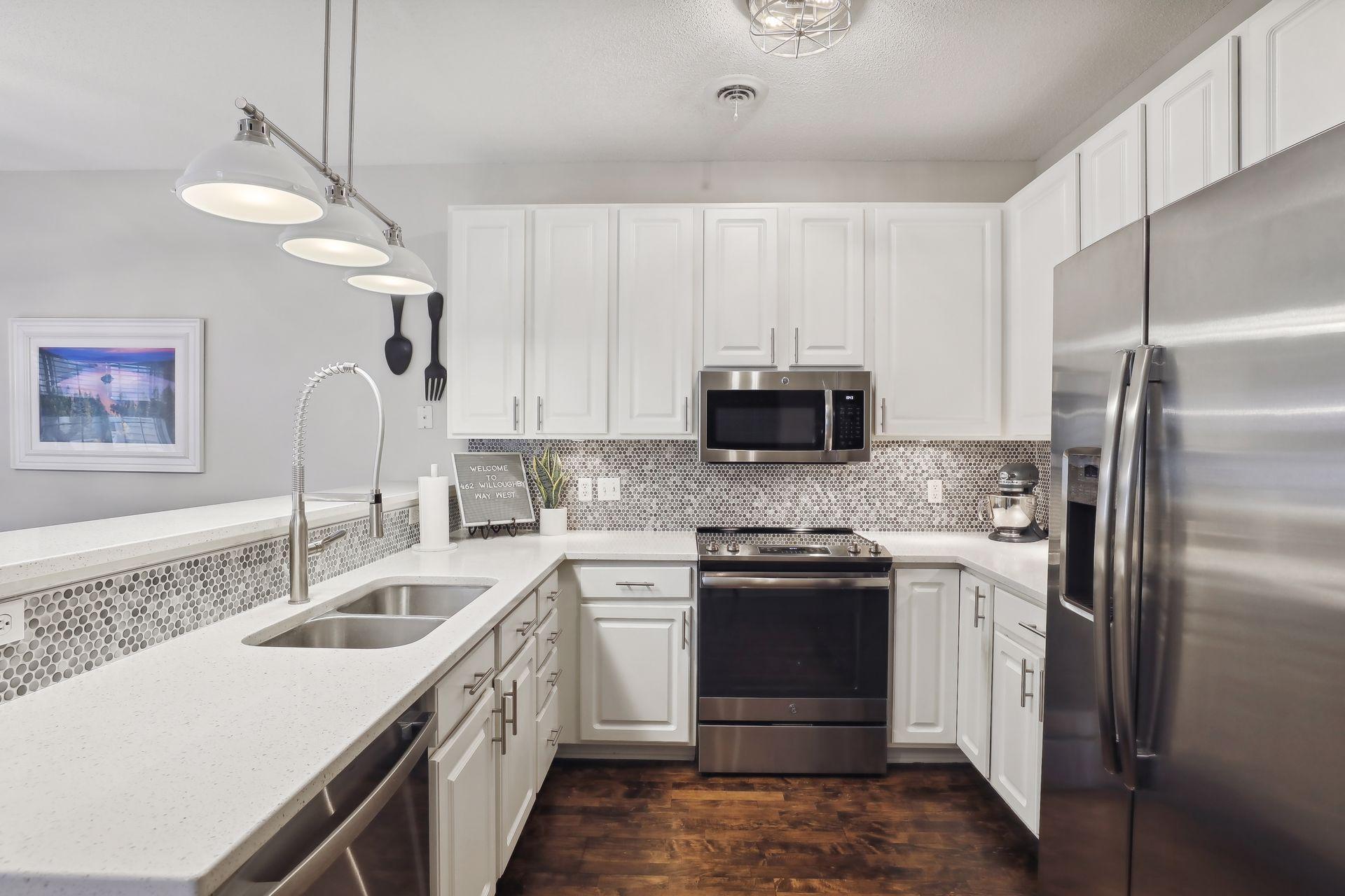 462 Willoughby Way W