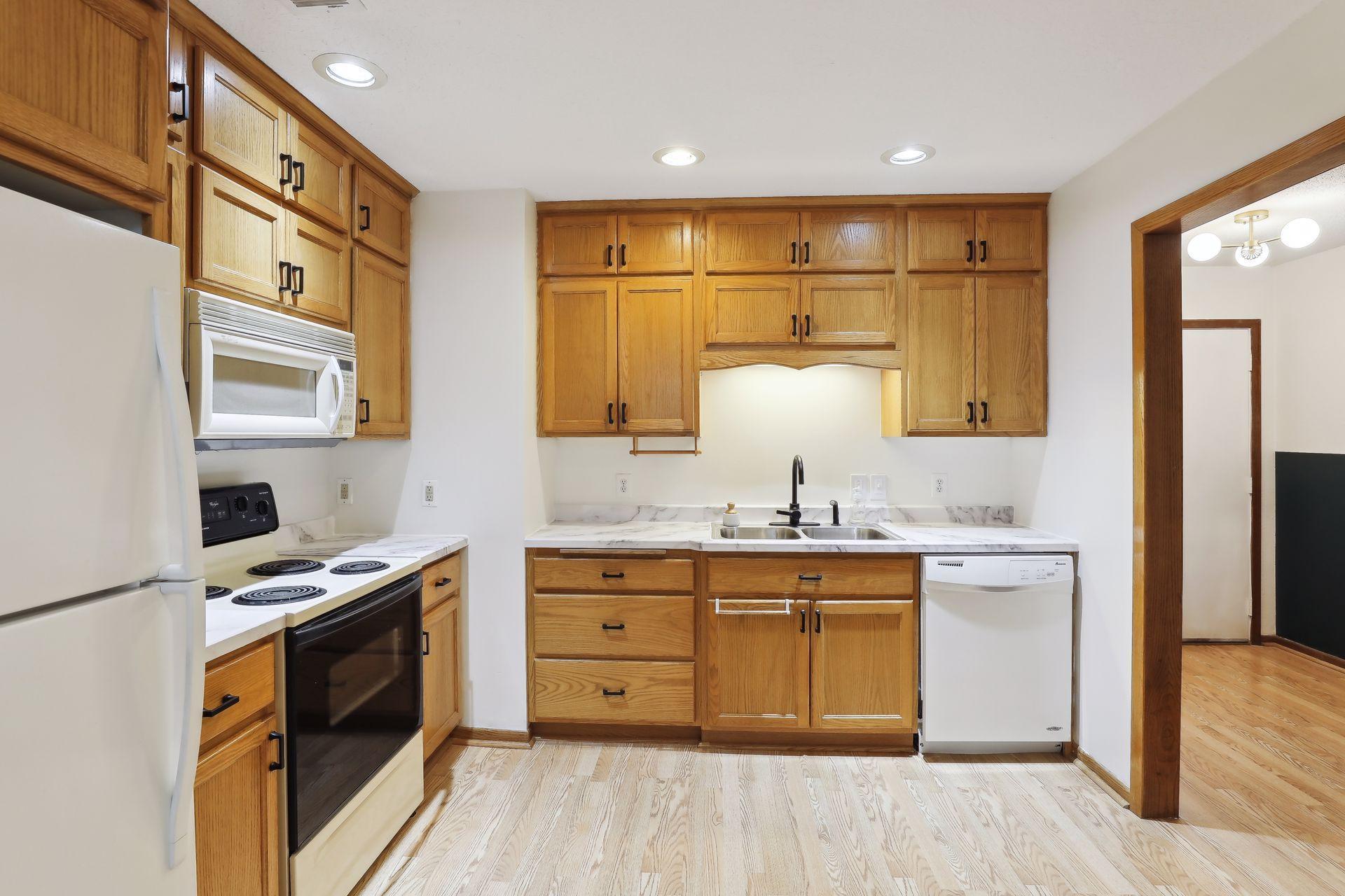 7357 W Franklin Avenue Unit: 41