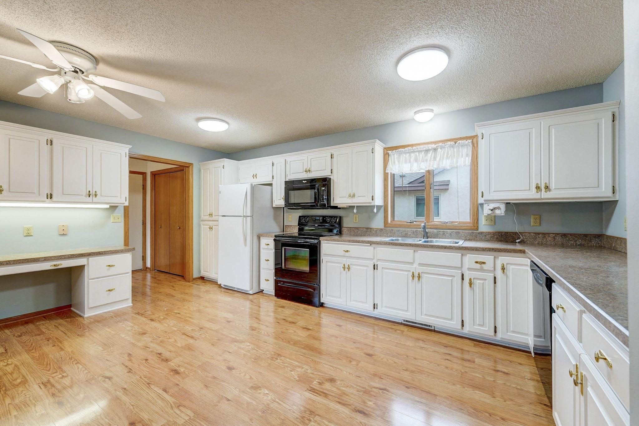 2034 Vierling Drive E