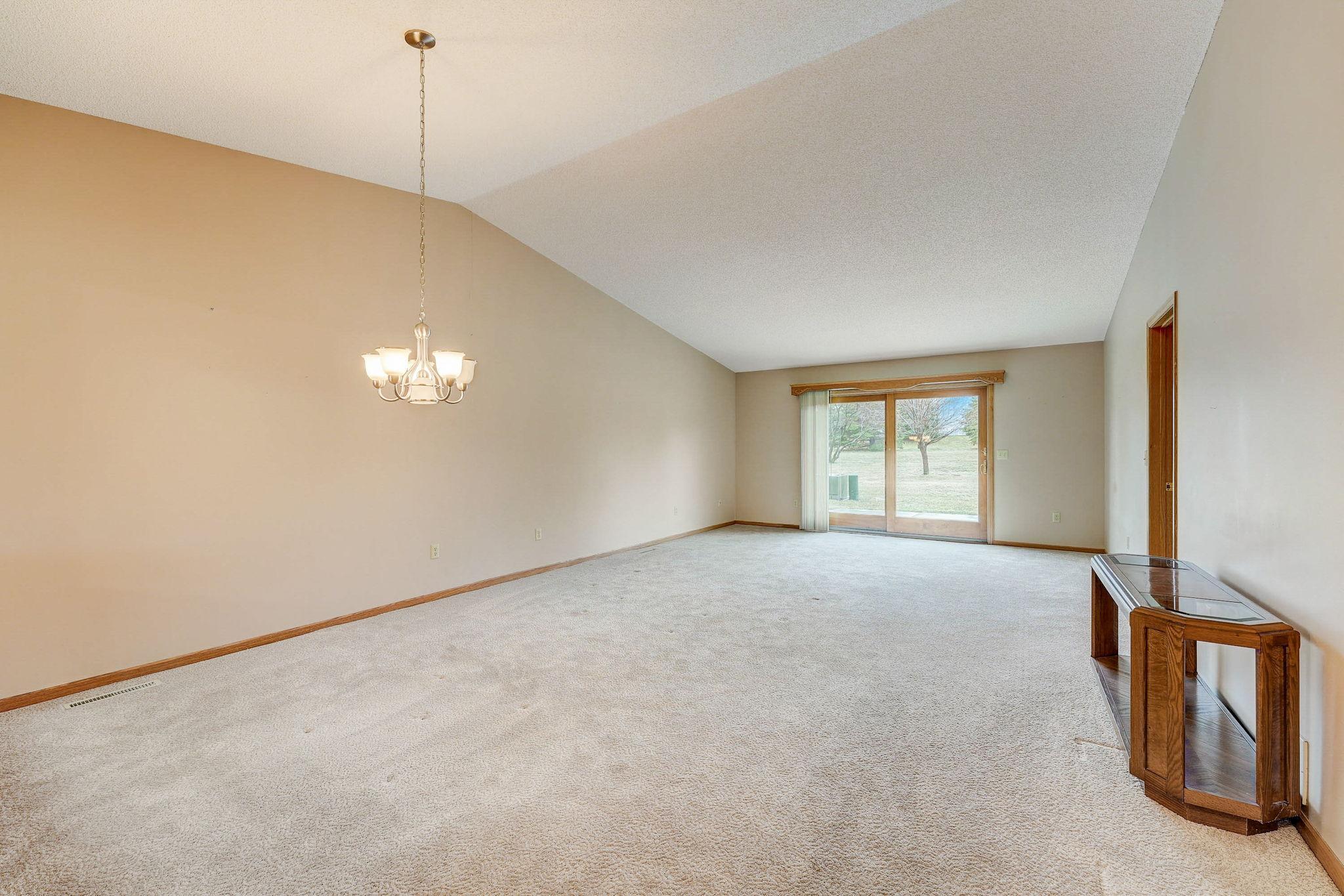 2034 Vierling Drive E