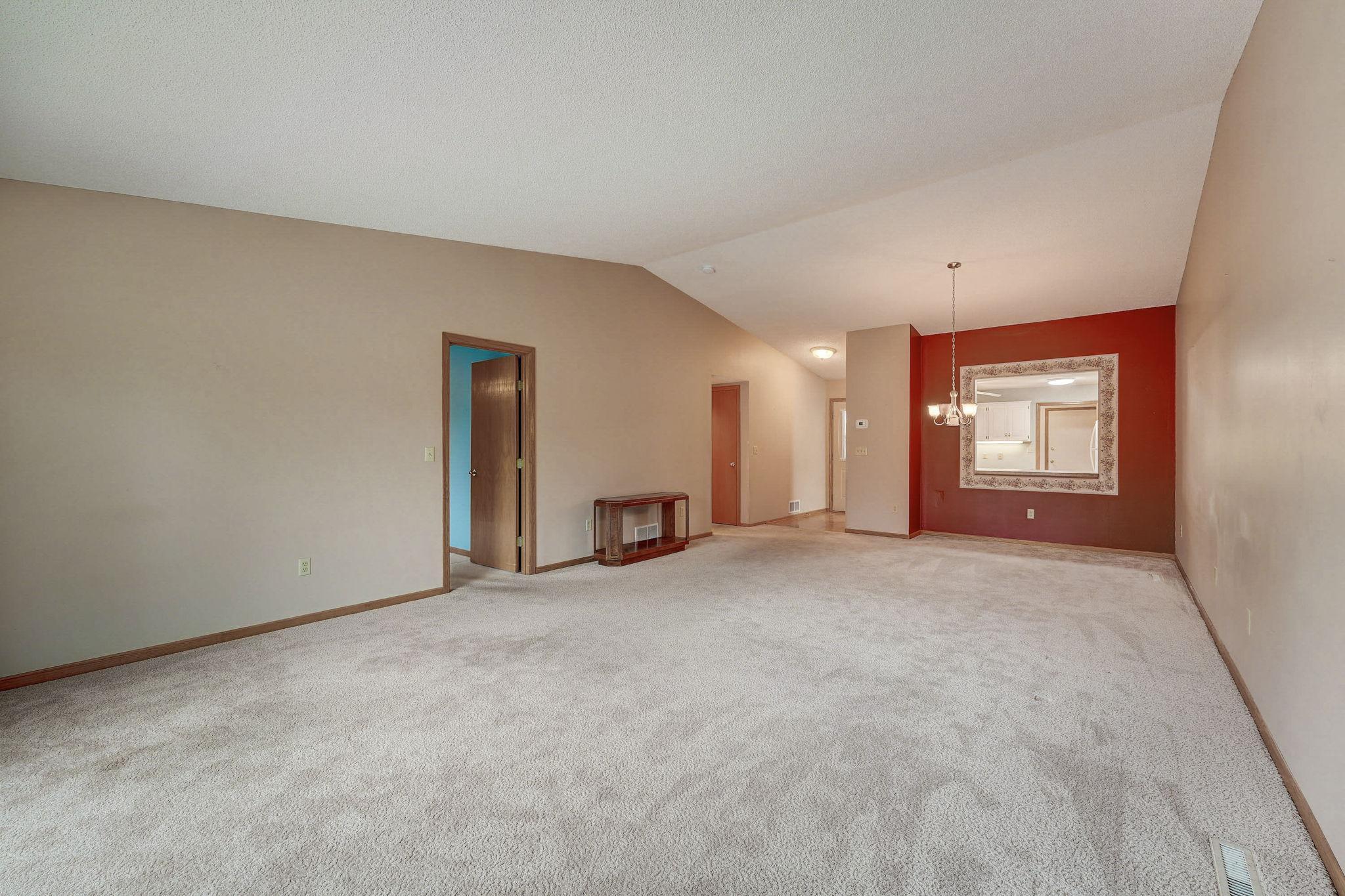 2034 Vierling Drive E