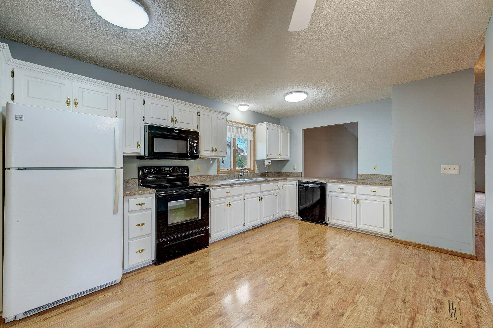 2034 Vierling Drive E