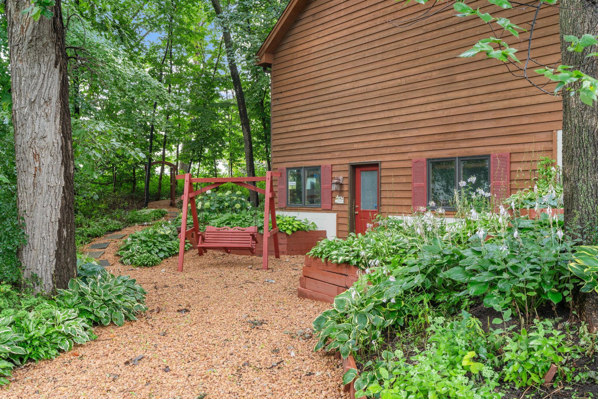 928 Dutchmans Way SE