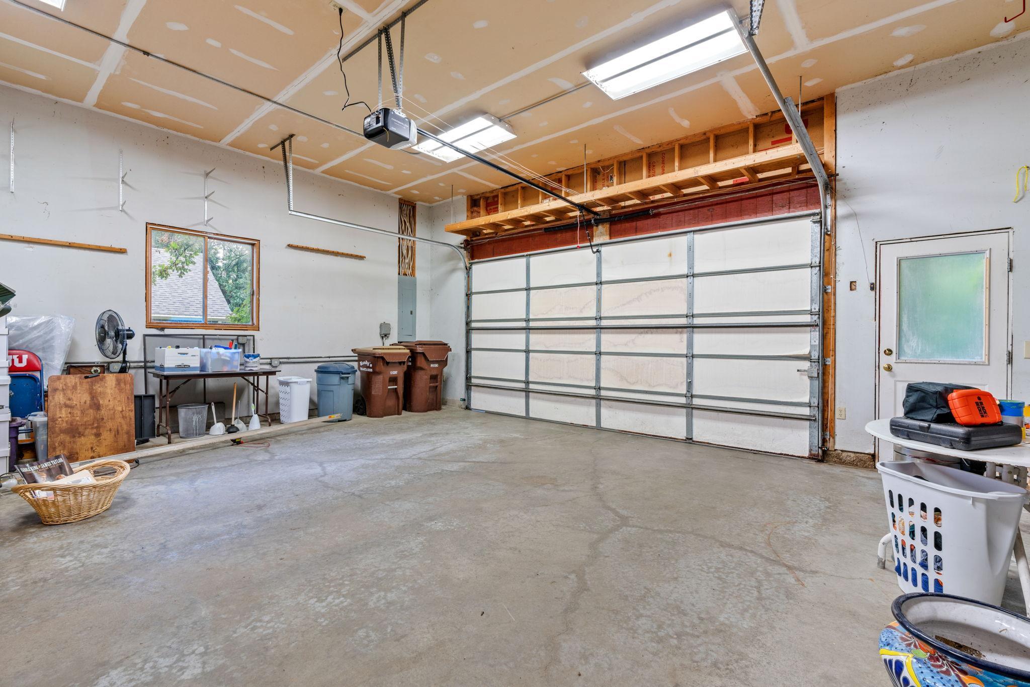 928 Dutchmans Way SE