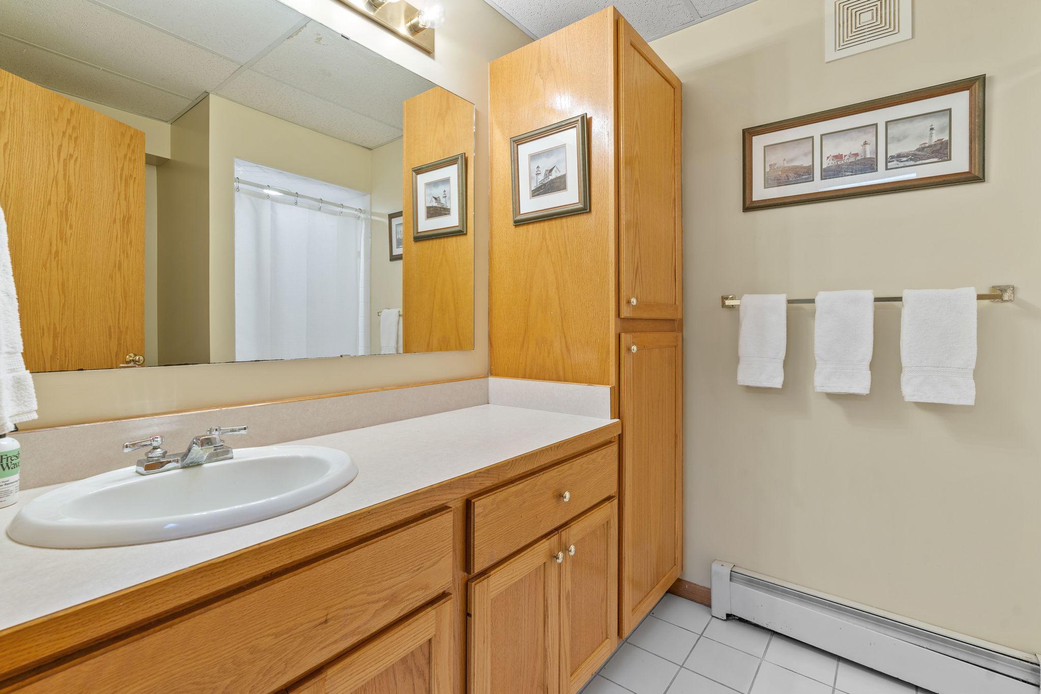 928 Dutchmans Way SE