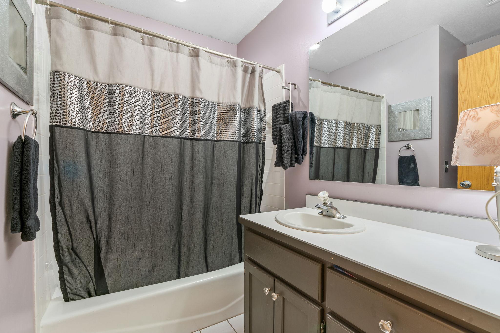 928 Dutchmans Way SE