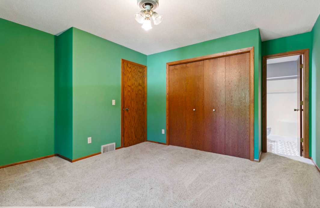 8415 Knollwood Drive