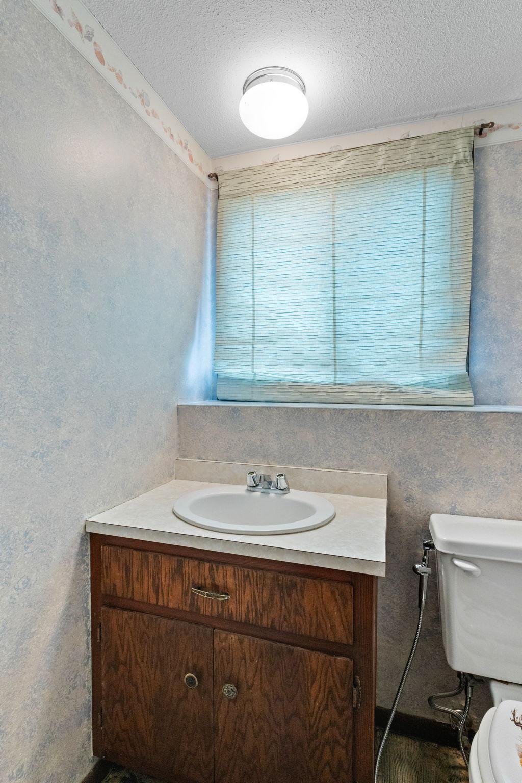 7613 Central Avenue NE