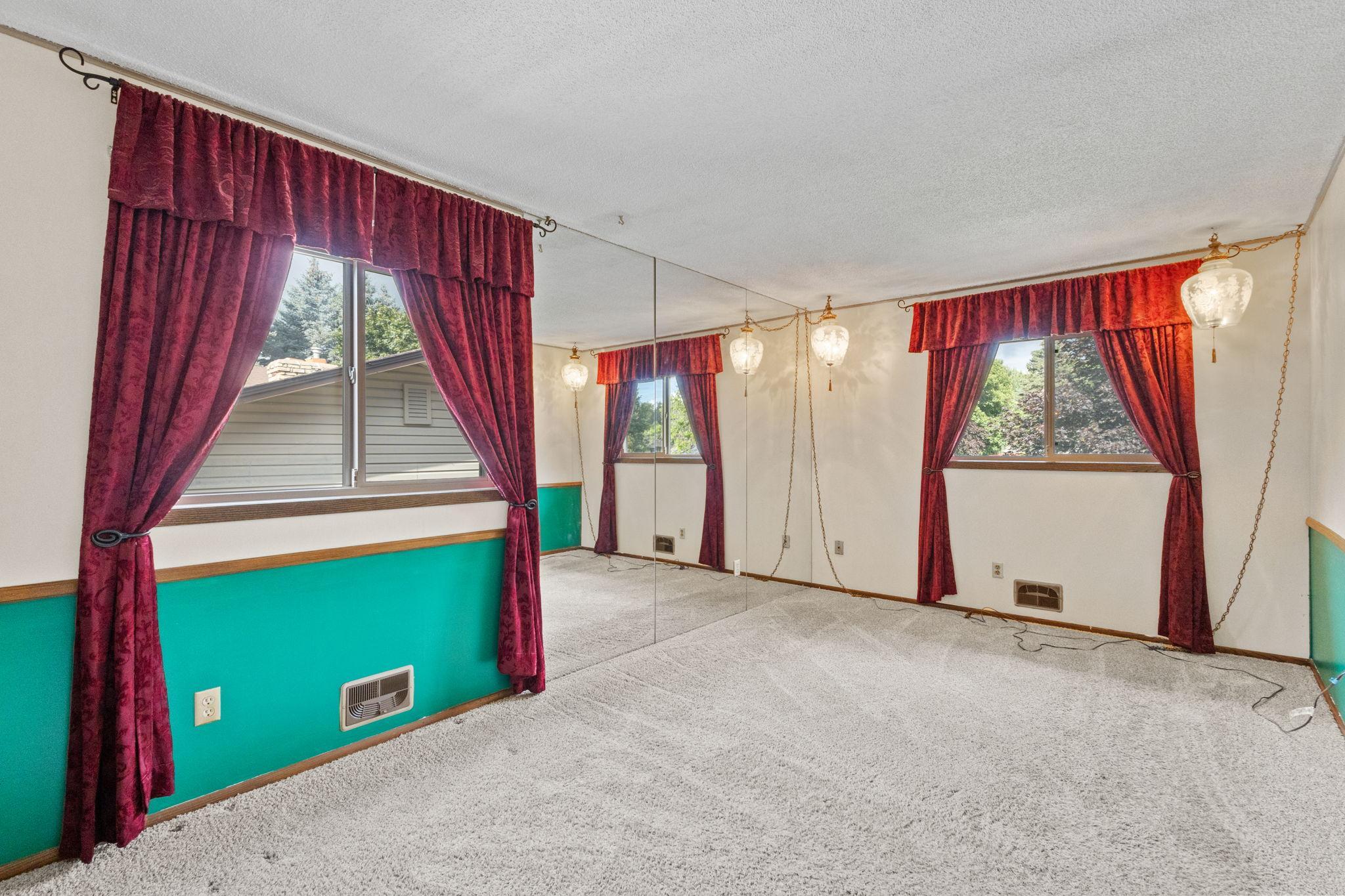 7613 Central Avenue NE