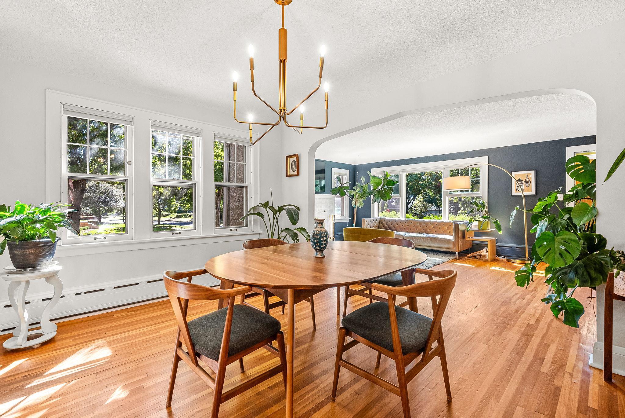 2121 Saint Anthony Parkway