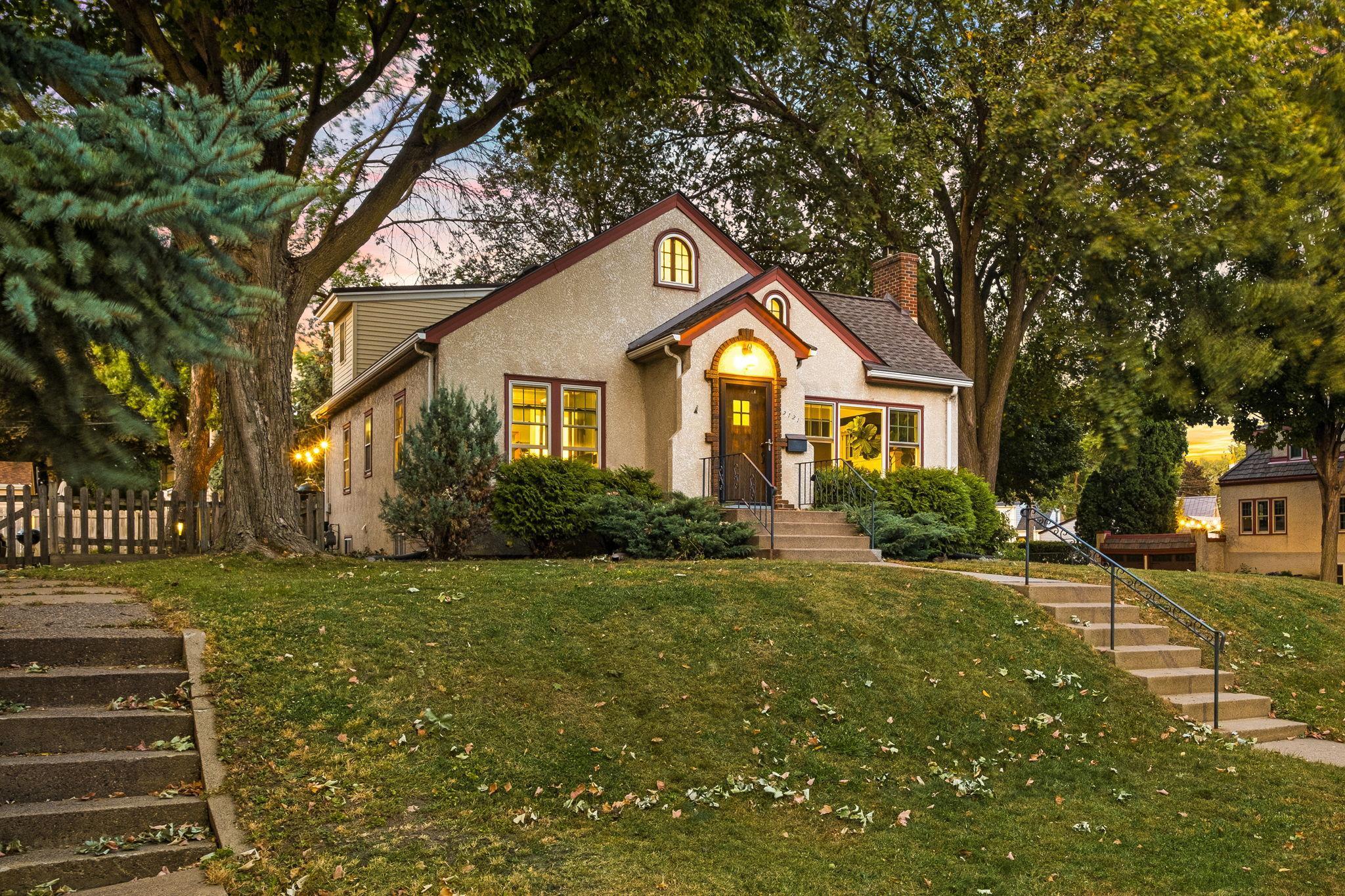 2121 Saint Anthony Parkway