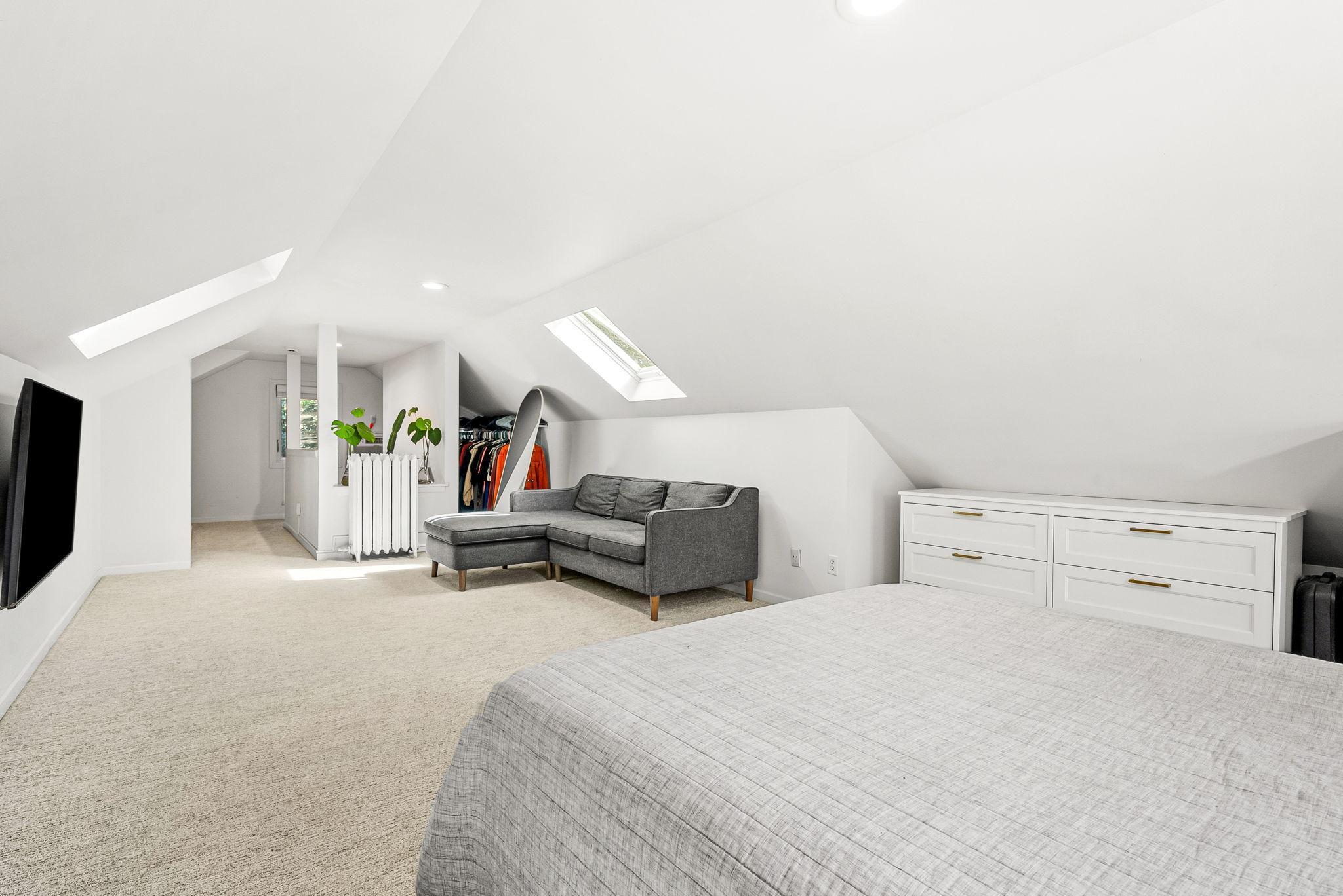 2121 Saint Anthony Parkway