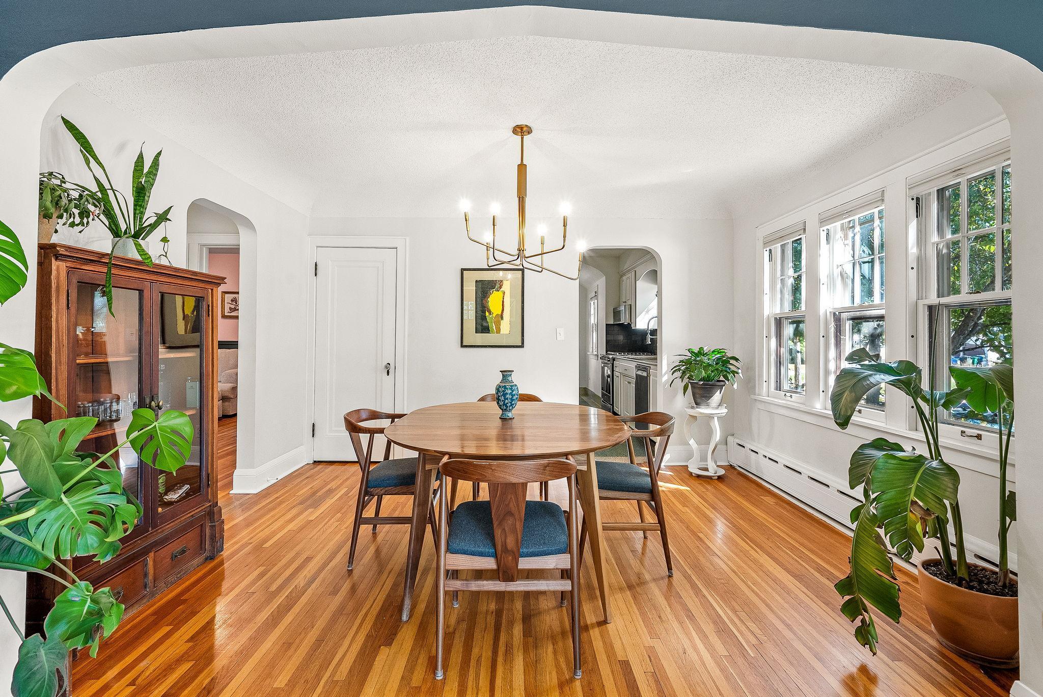 2121 Saint Anthony Parkway