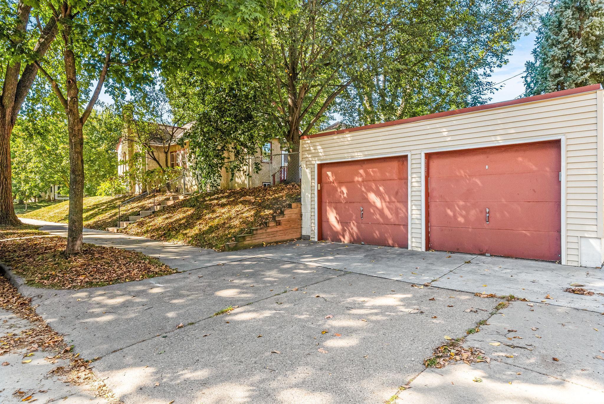 2121 Saint Anthony Parkway