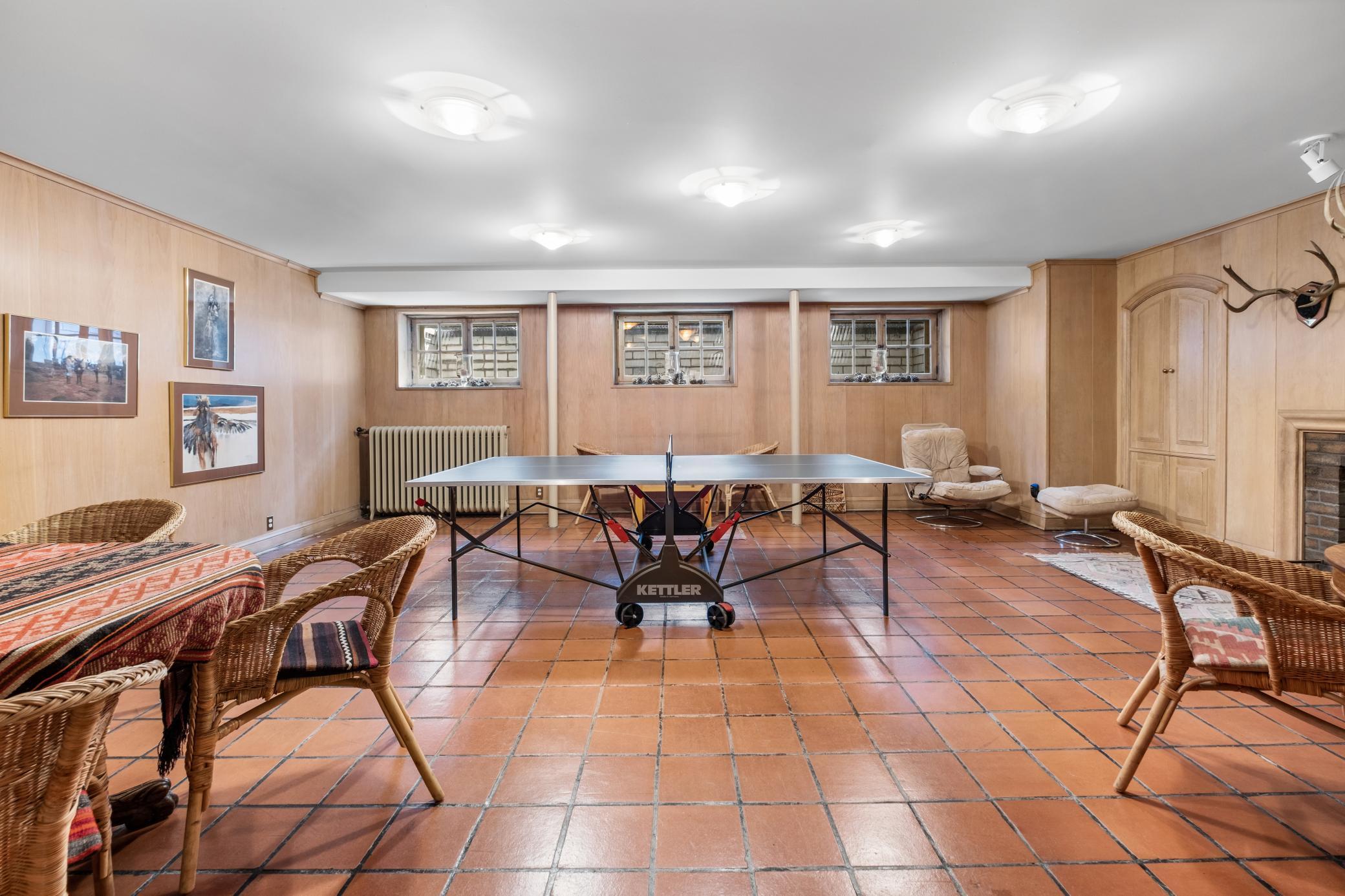 370 Summit Avenue Unit: 3