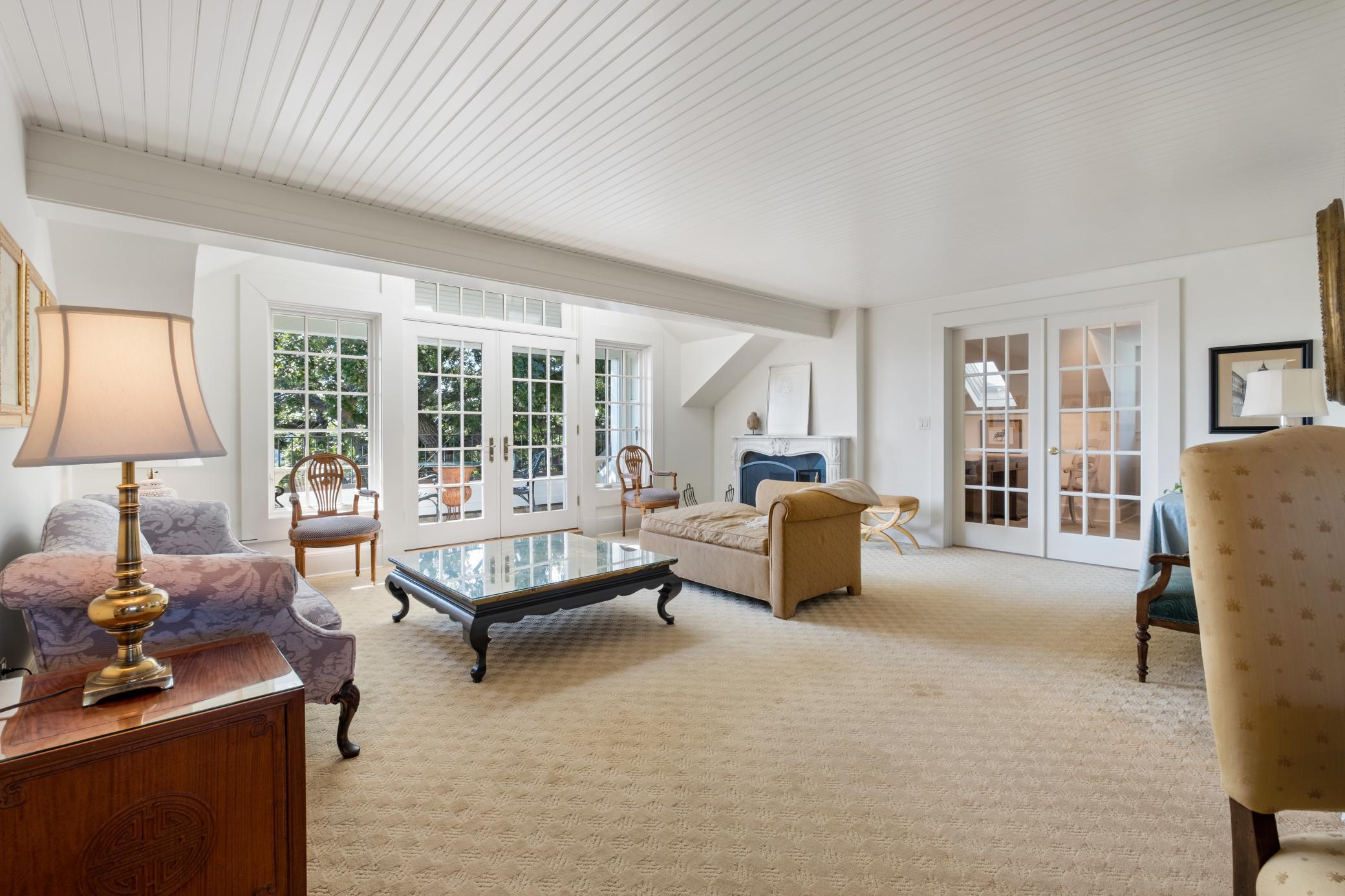 370 Summit Avenue Unit: 3