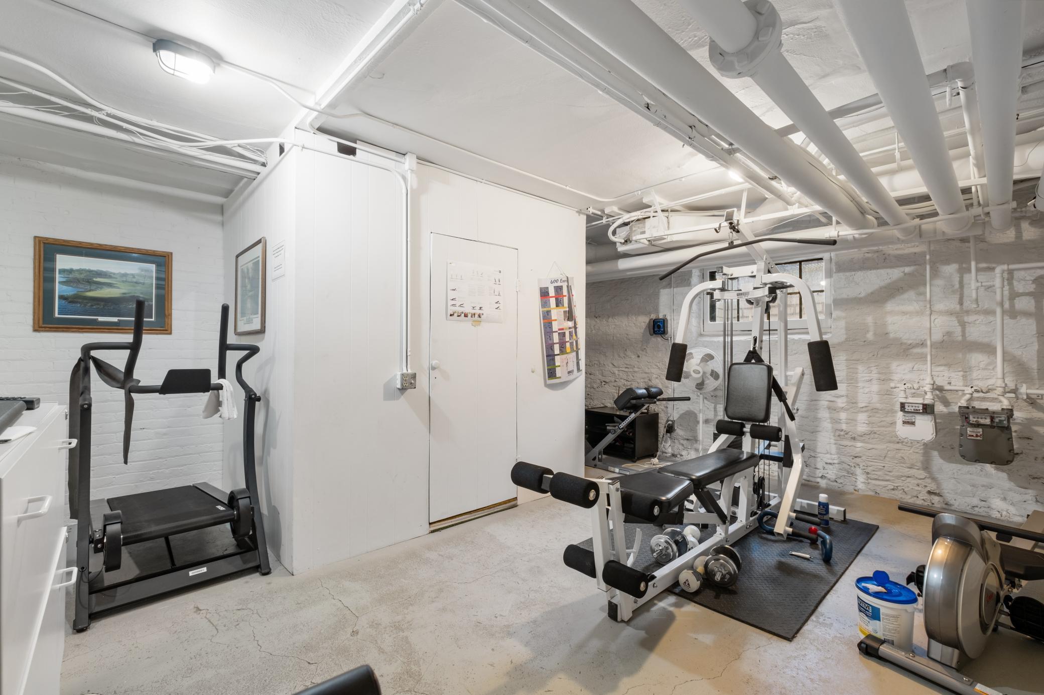 370 Summit Avenue Unit: 3