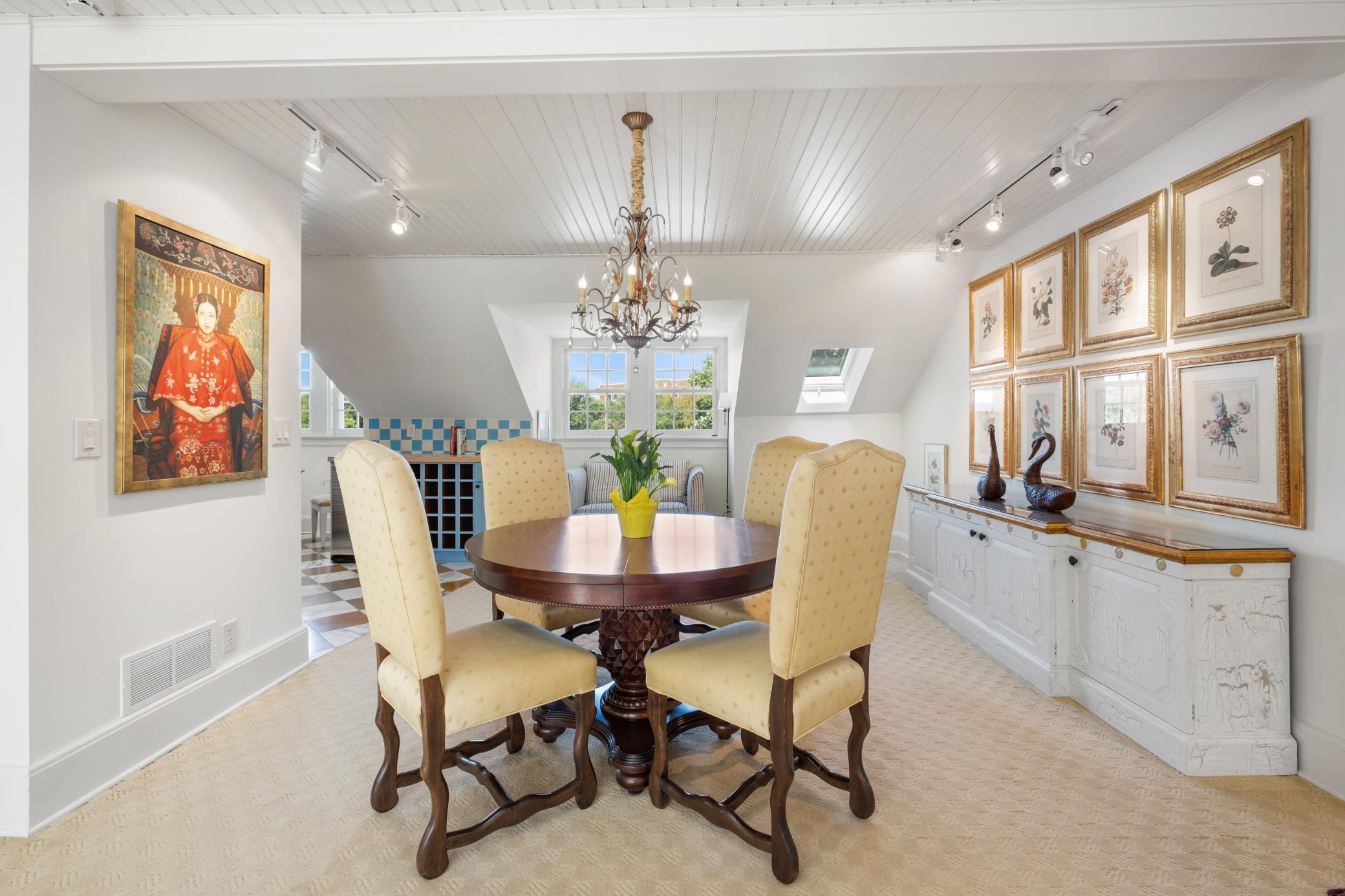 370 Summit Avenue Unit: 3