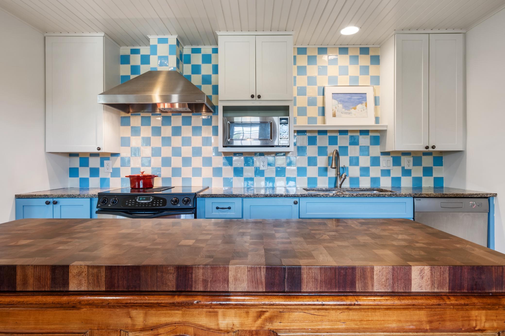 370 Summit Avenue Unit: 3