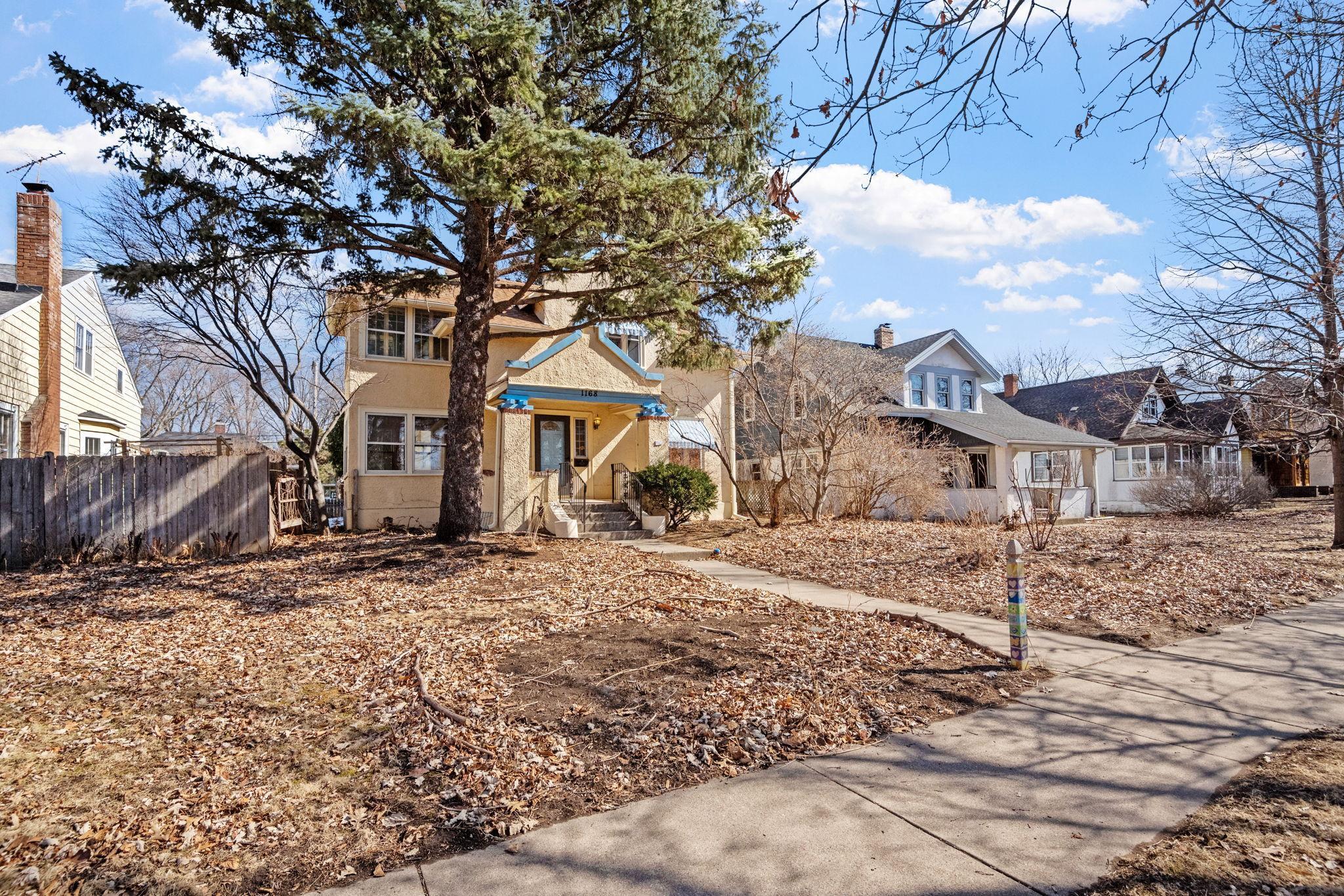 1168 Lexington Parkway N