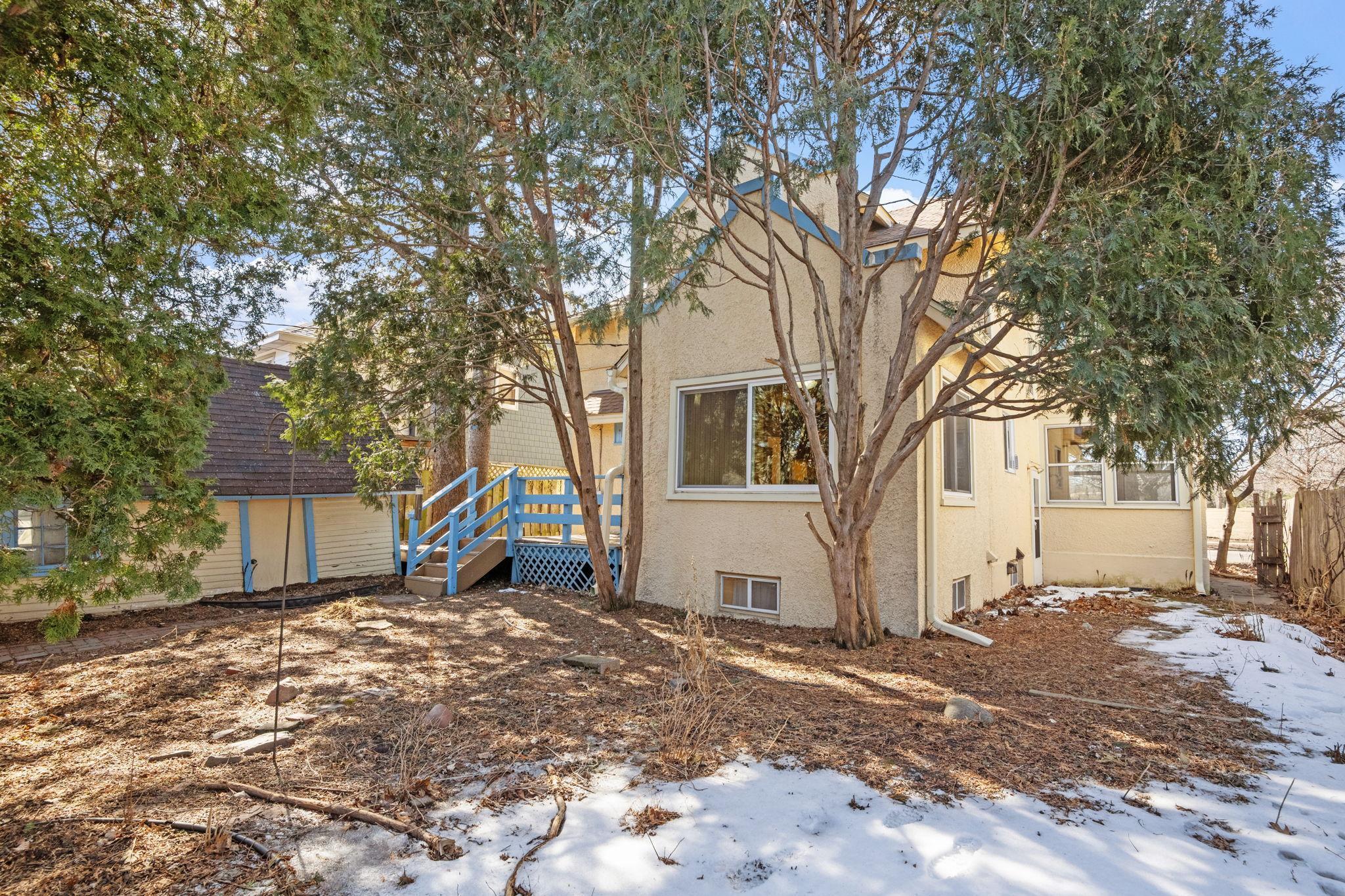 1168 Lexington Parkway N