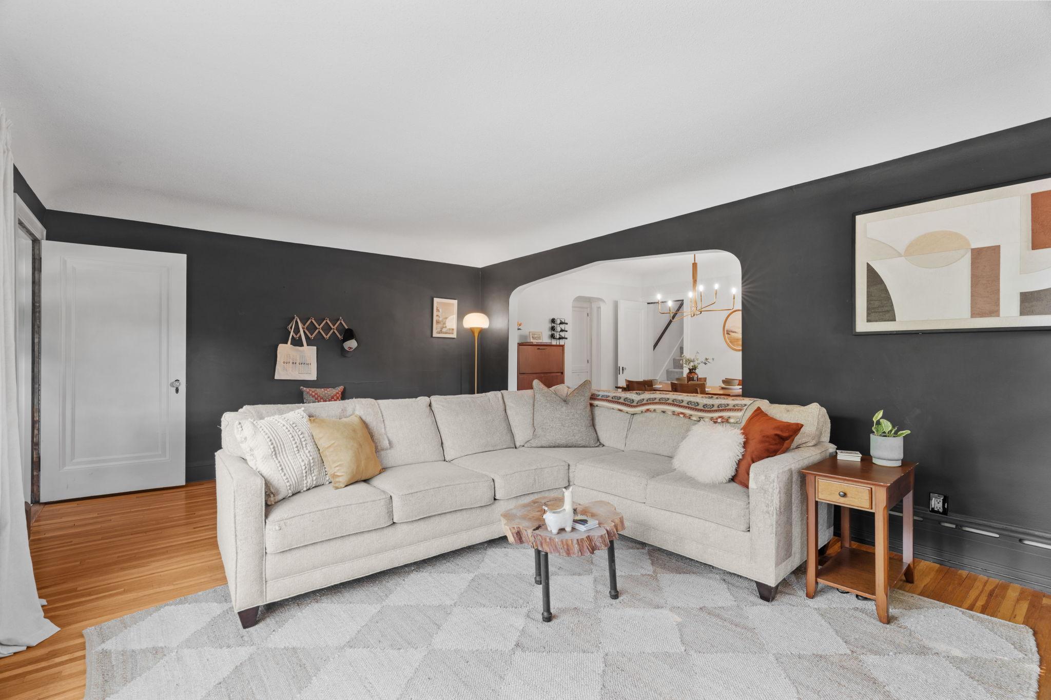2121 Saint Anthony Parkway