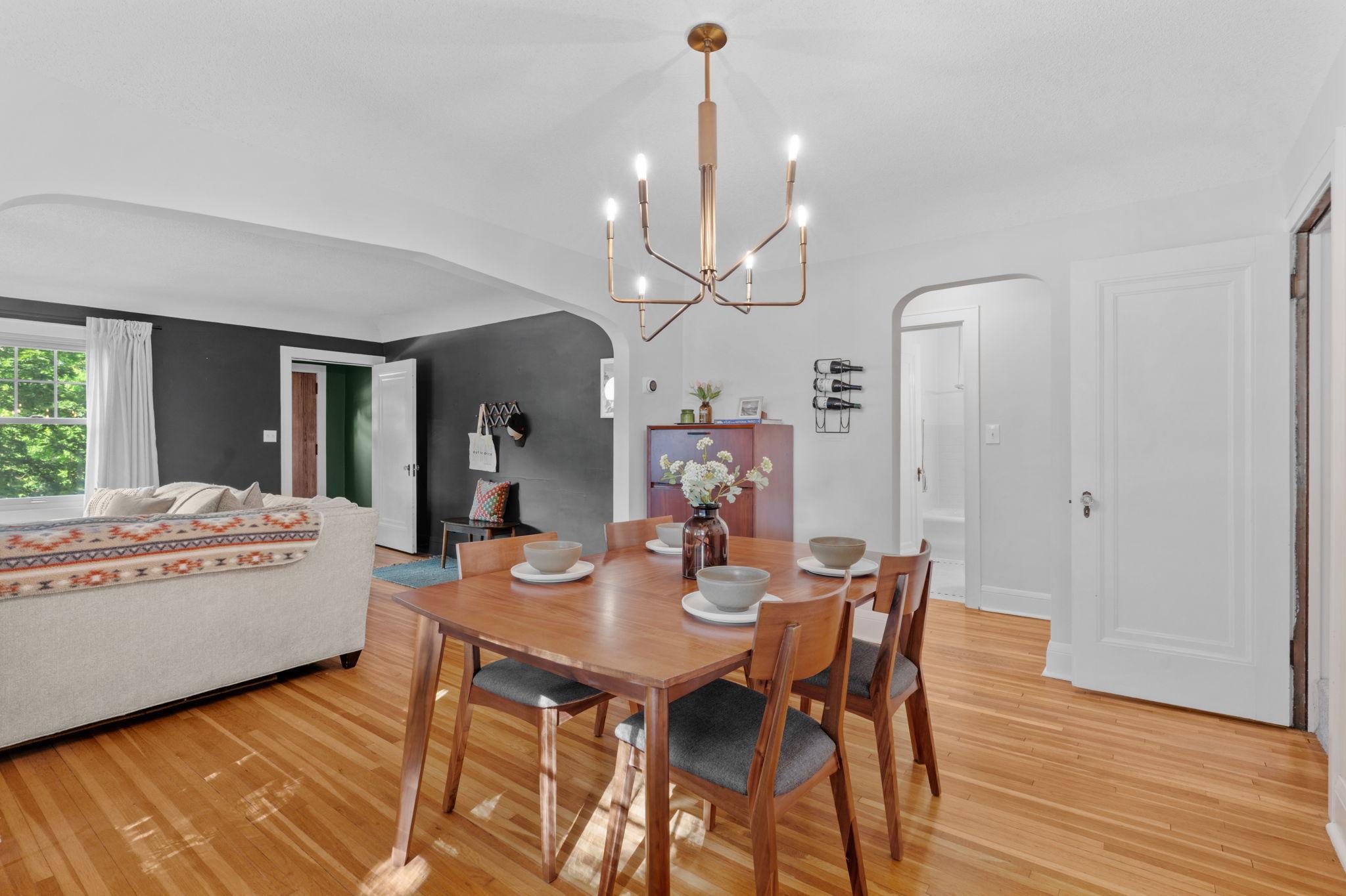 2121 Saint Anthony Parkway