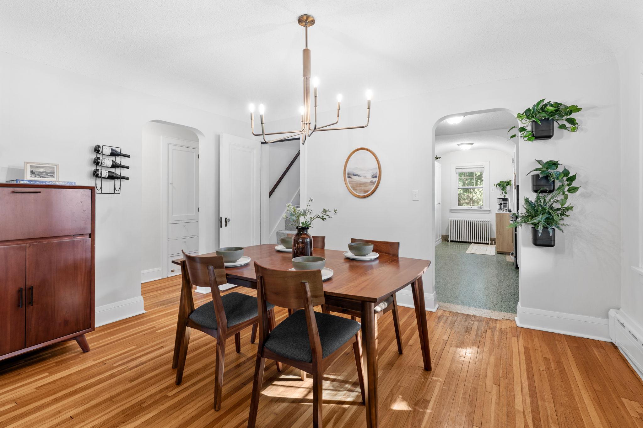 2121 Saint Anthony Parkway