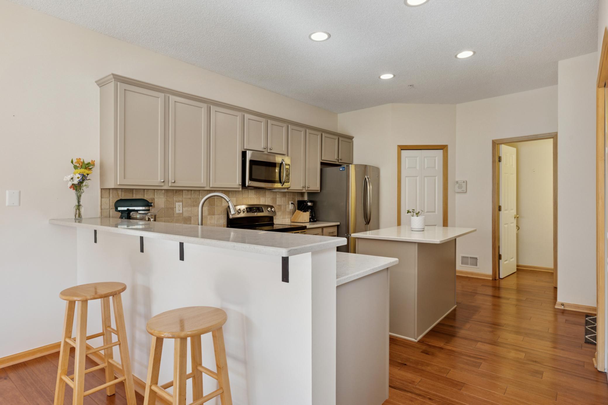 13915 52nd Avenue N Unit: 1204