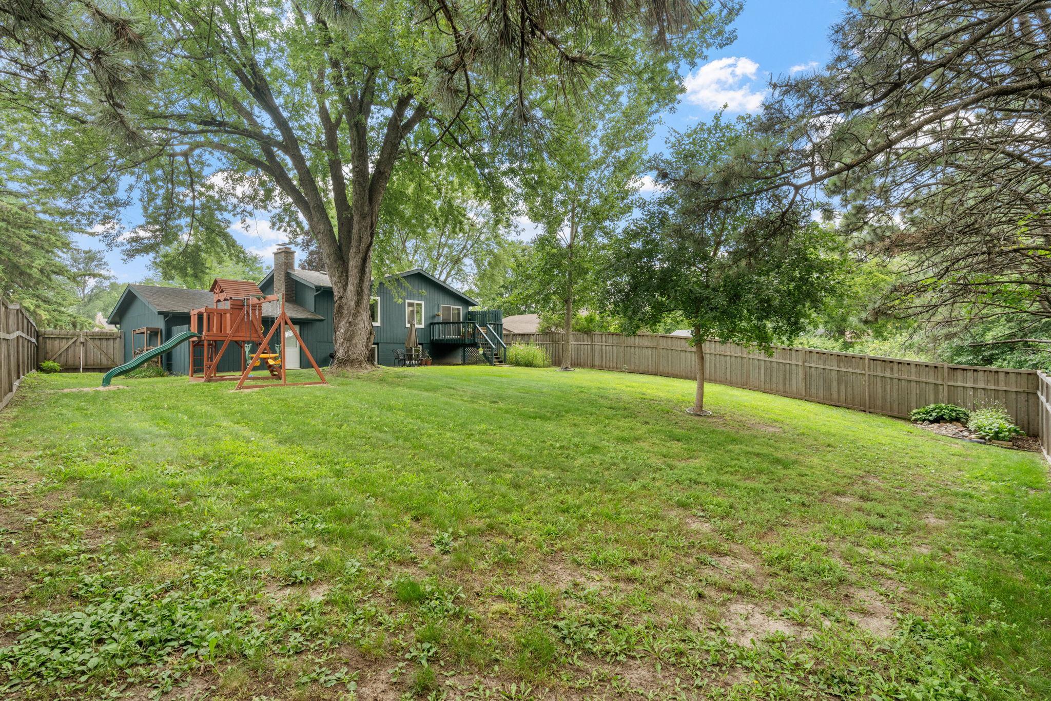 3116 Red Oak Circle N