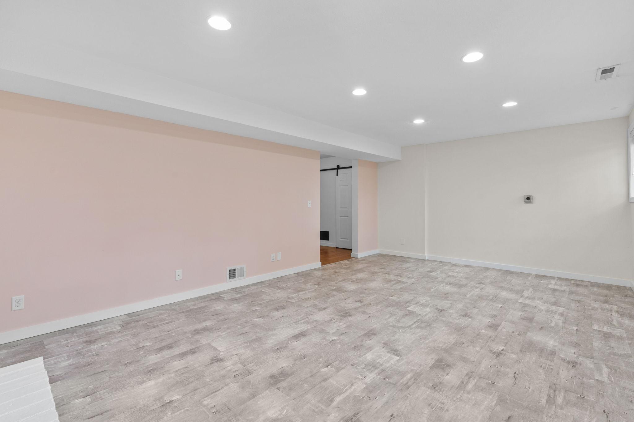 3116 Red Oak Circle N