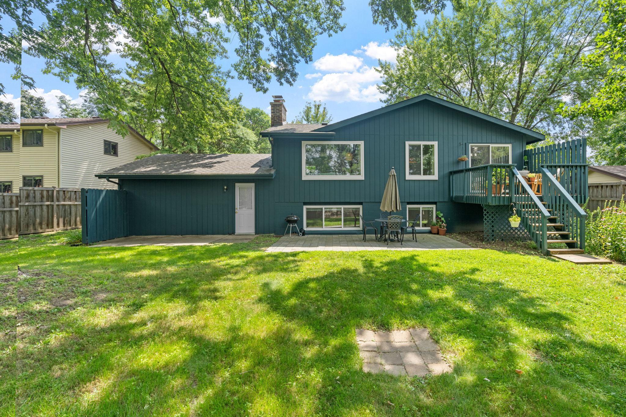 3116 Red Oak Circle N