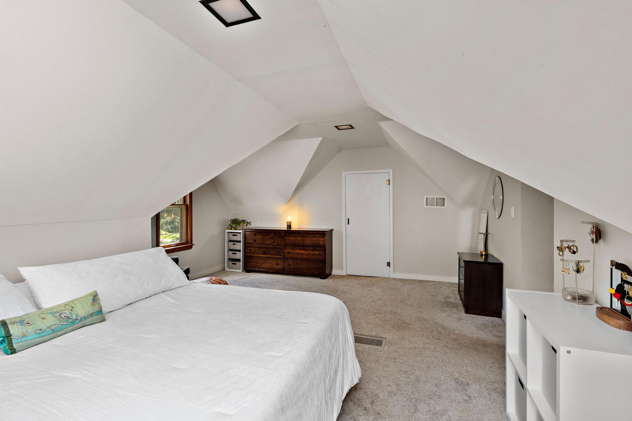 5538 Pleasant Avenue