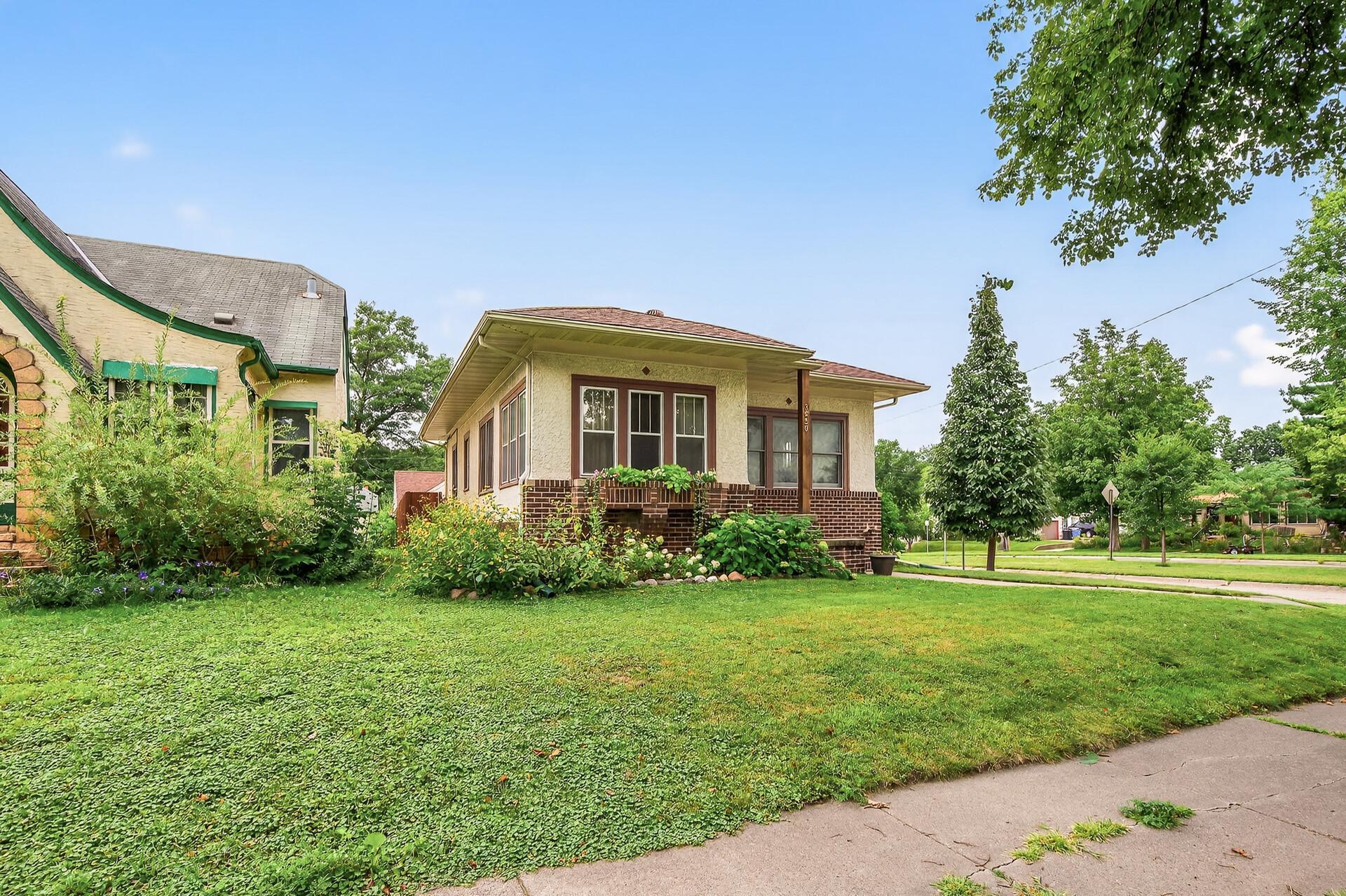 3050 Pierce Street NE